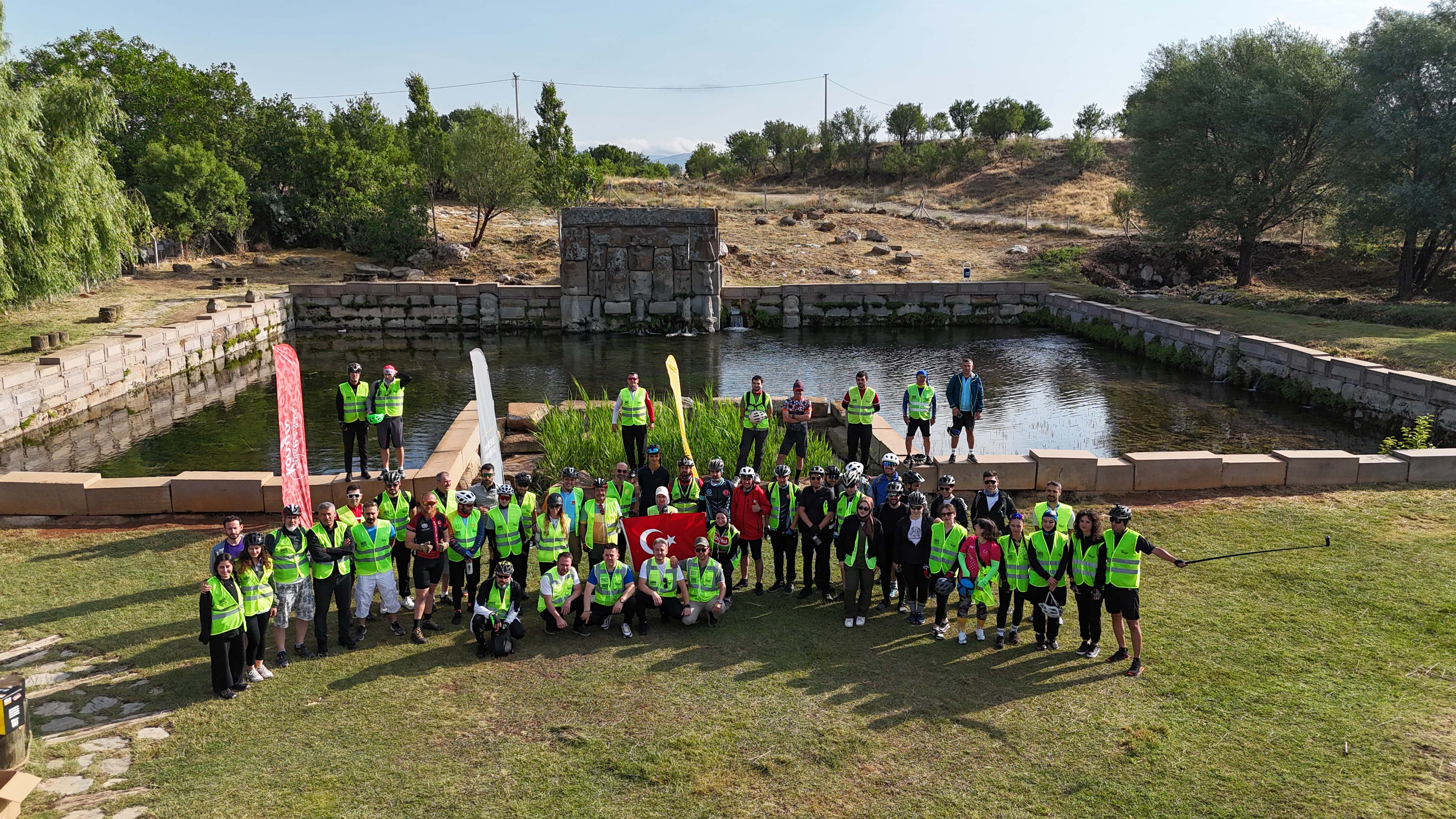 BİSİKLETSEVERLER KONYA BÜYÜKŞEHİR’İN YENİ OLUŞTURDUĞU TARİHİ ROTADA PEDAL ÇEVİRDİ - Görsel 3