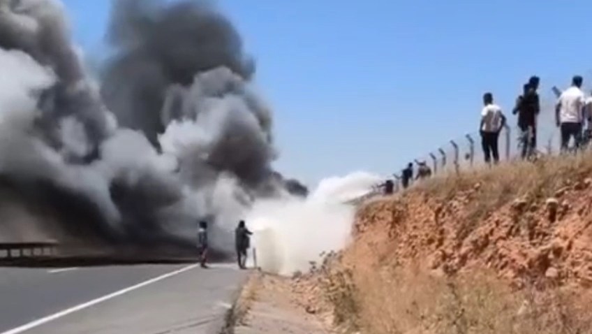 Şanlıurfa’da tiner yüklü minibüs devrildi; 1 ölü 1 yaralı - Görsel 2