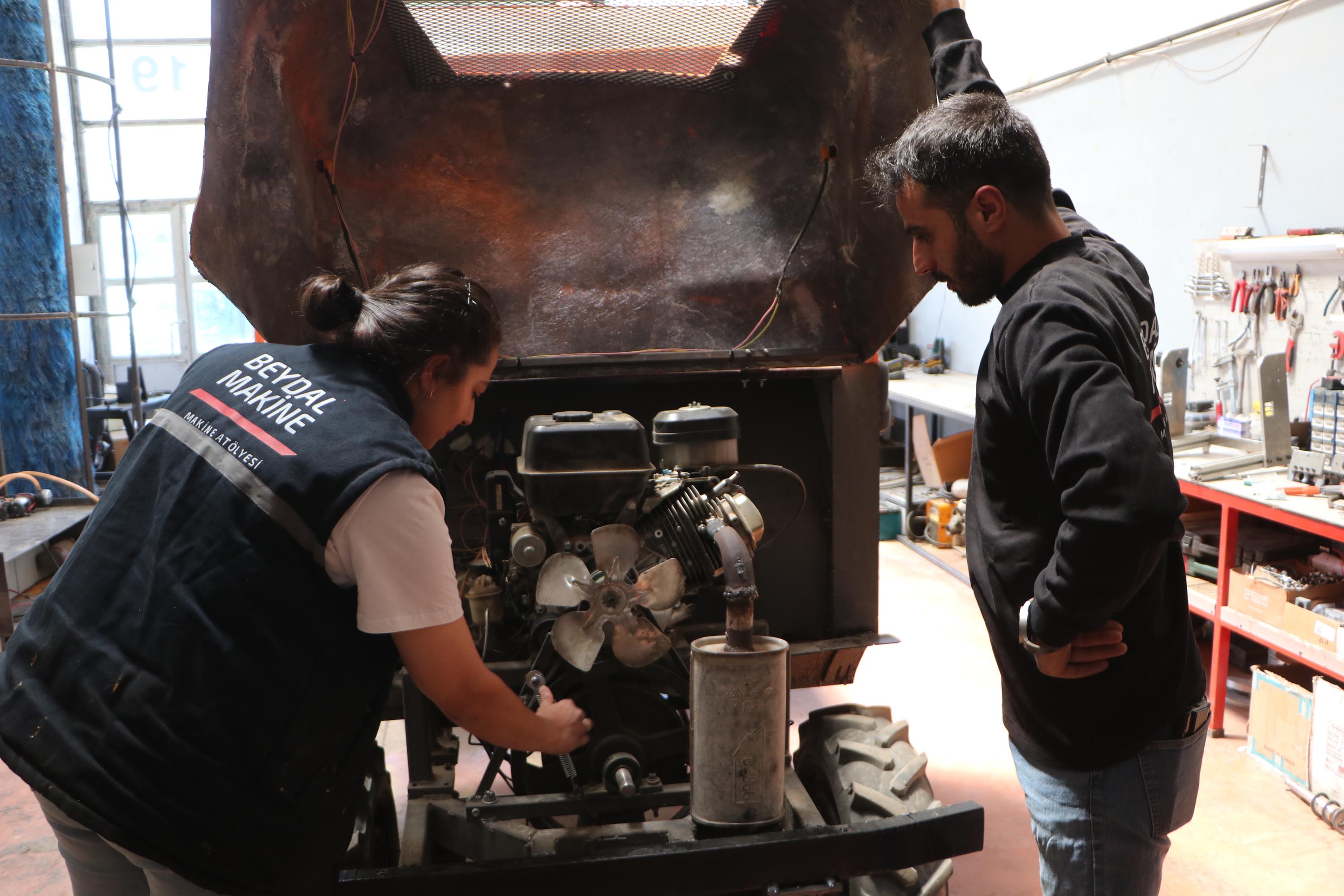 Mühendis çift, hurdalardan Ağrı Dağı'na tırmanan dağcıların yükünü taşıyacak araç yapt - Görsel 6