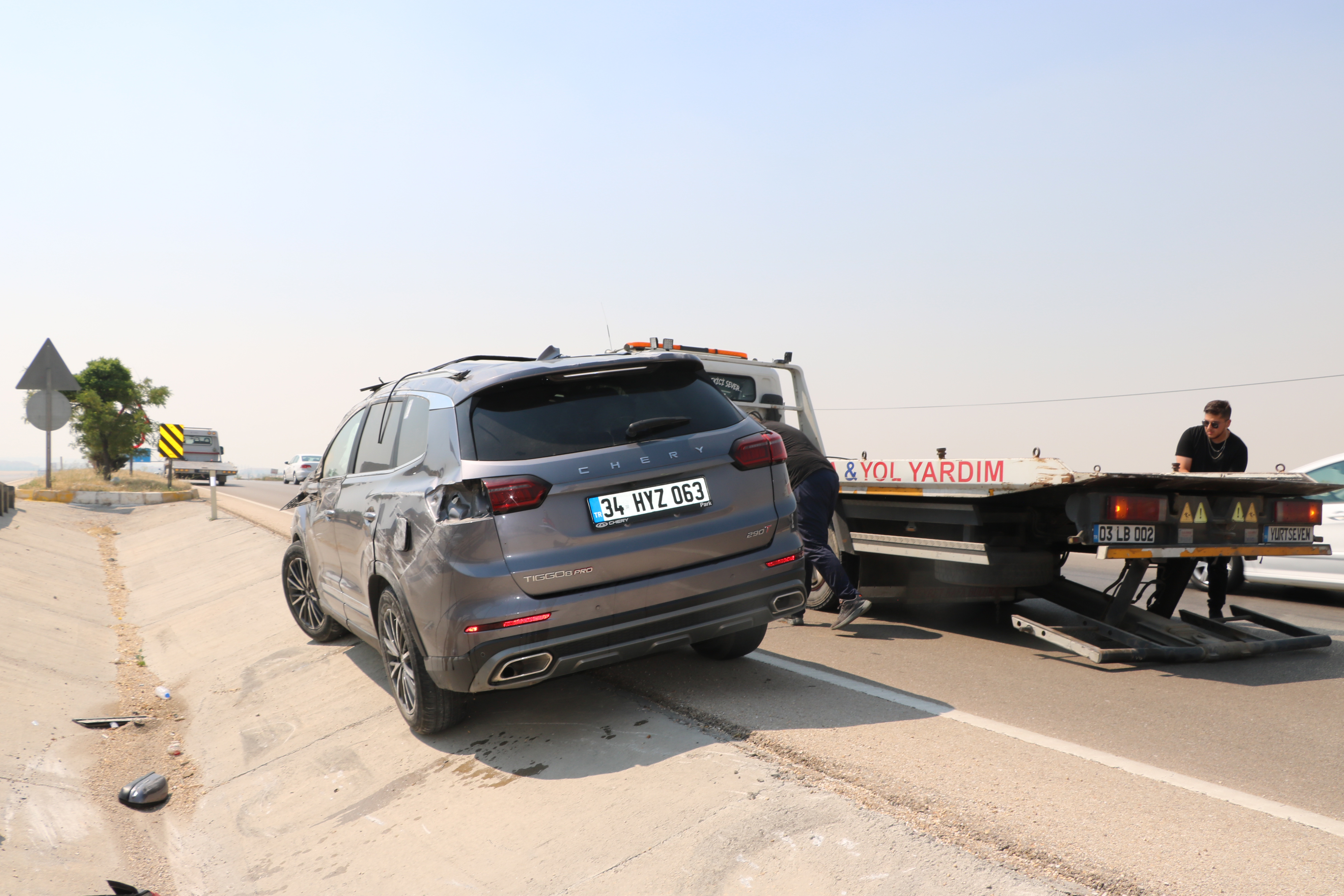 Cip refüjdeki su kanalına devrildi: 1 ölü, 3 yaralı - Görsel 3