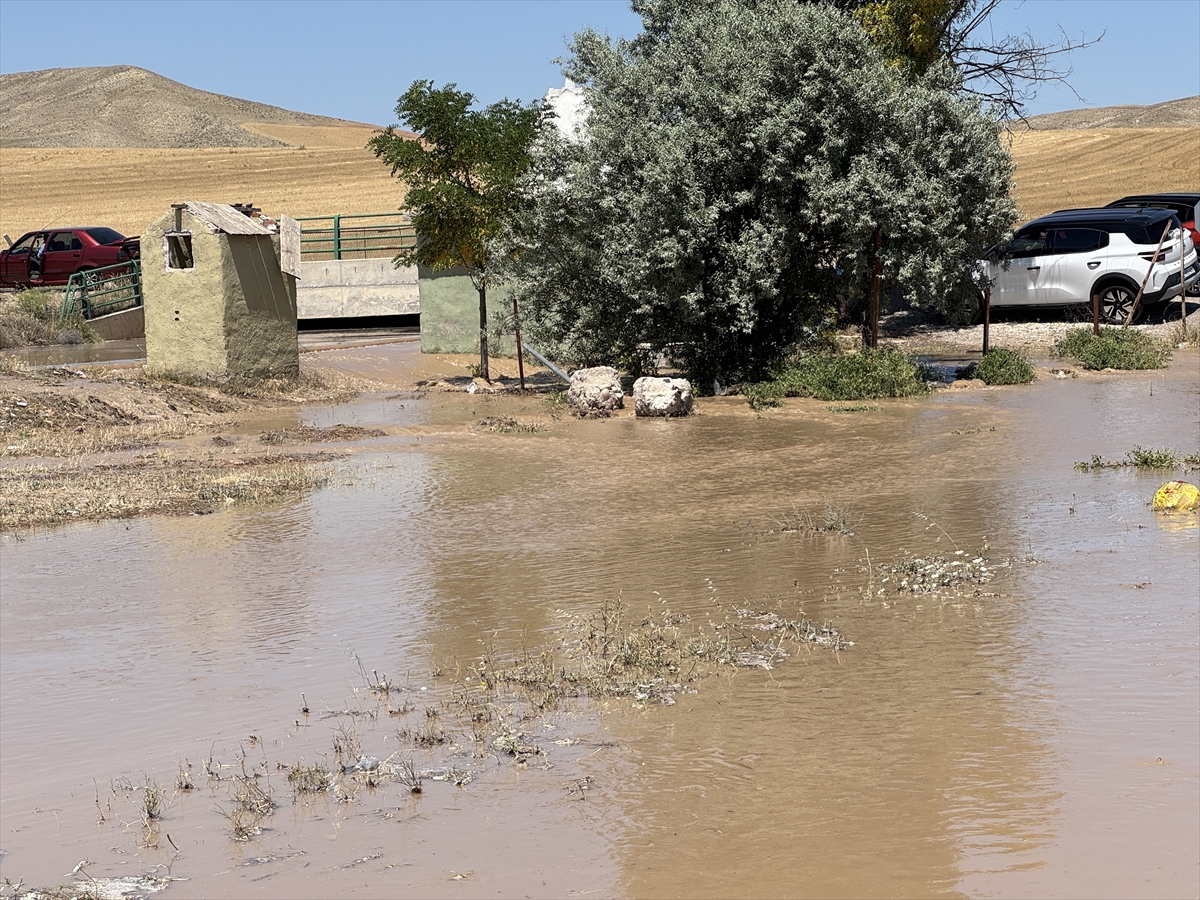 Çankırı'da HES kanalında duvarın çökmesi sonucu tarım arazileri zarar gördü - Görsel 3