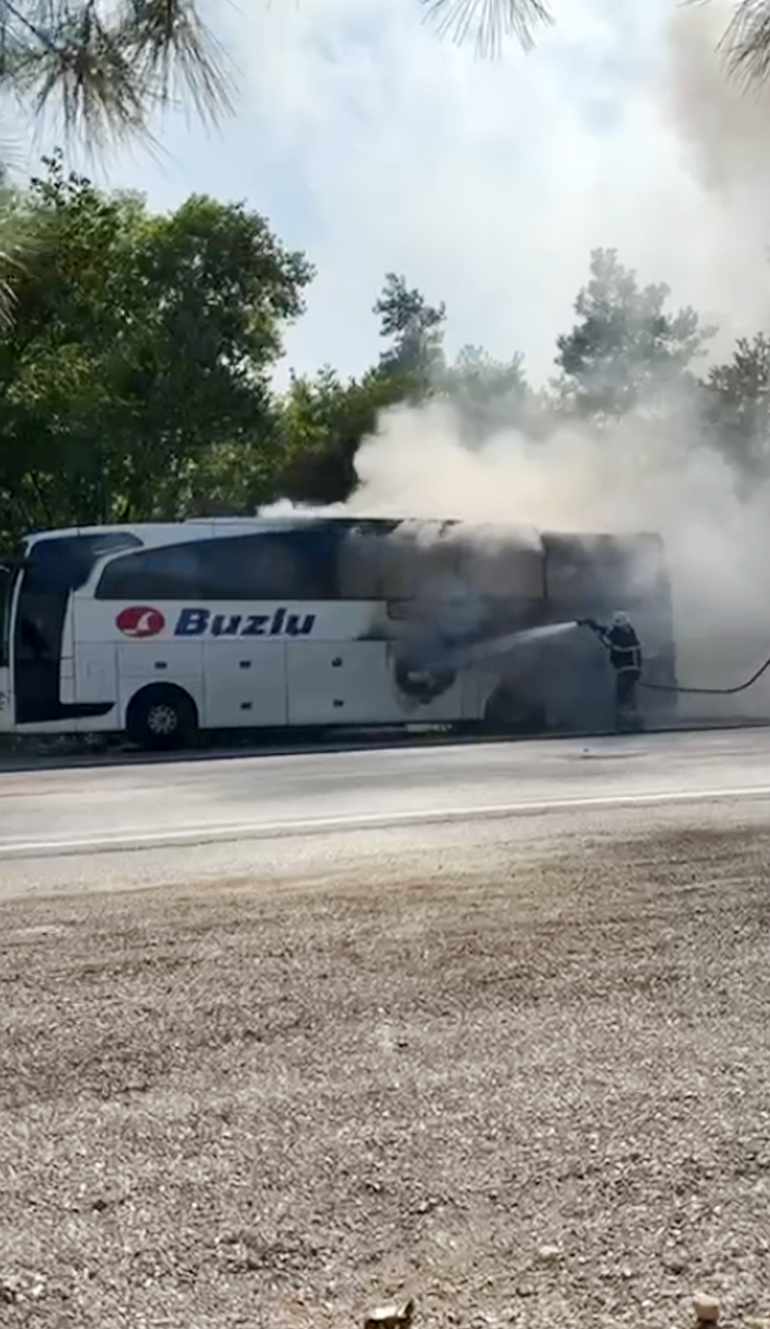  ISPARTA da Seyir halindeyken alev alan yolcu otobüsü yandı - Görsel 2