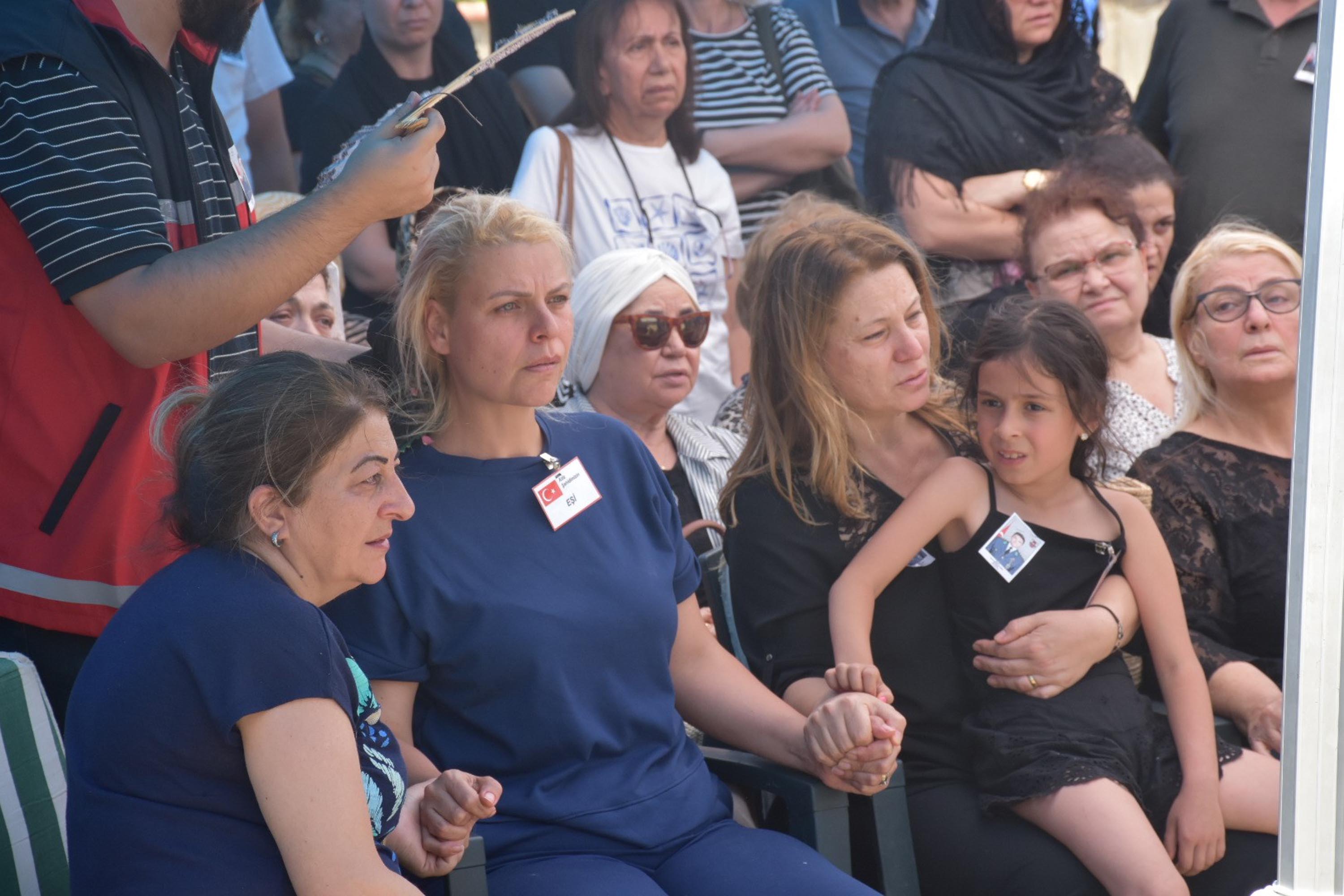 Şehit albay son yolculuğuna uğurlandı - Görsel 3