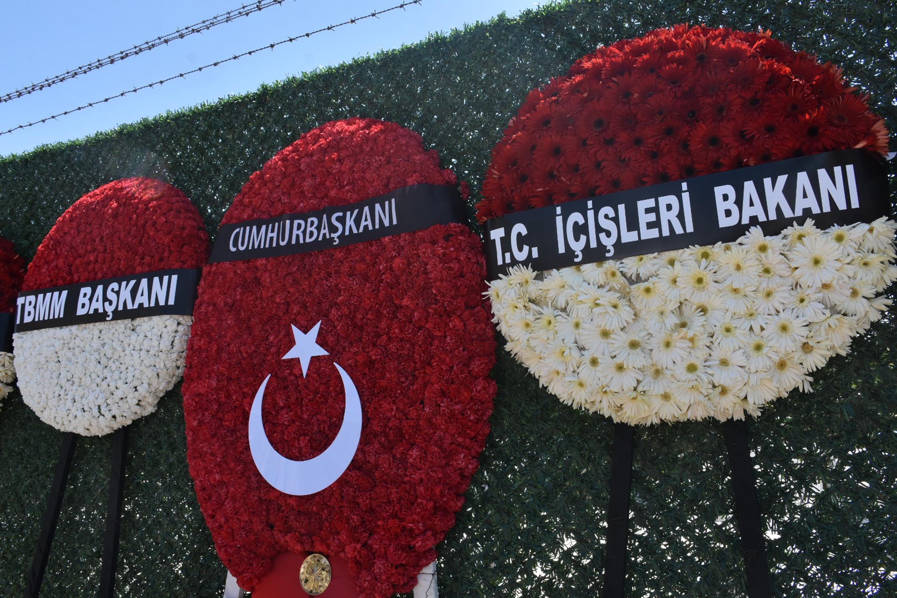 Şehit albay son yolculuğuna uğurlandı - Görsel 4