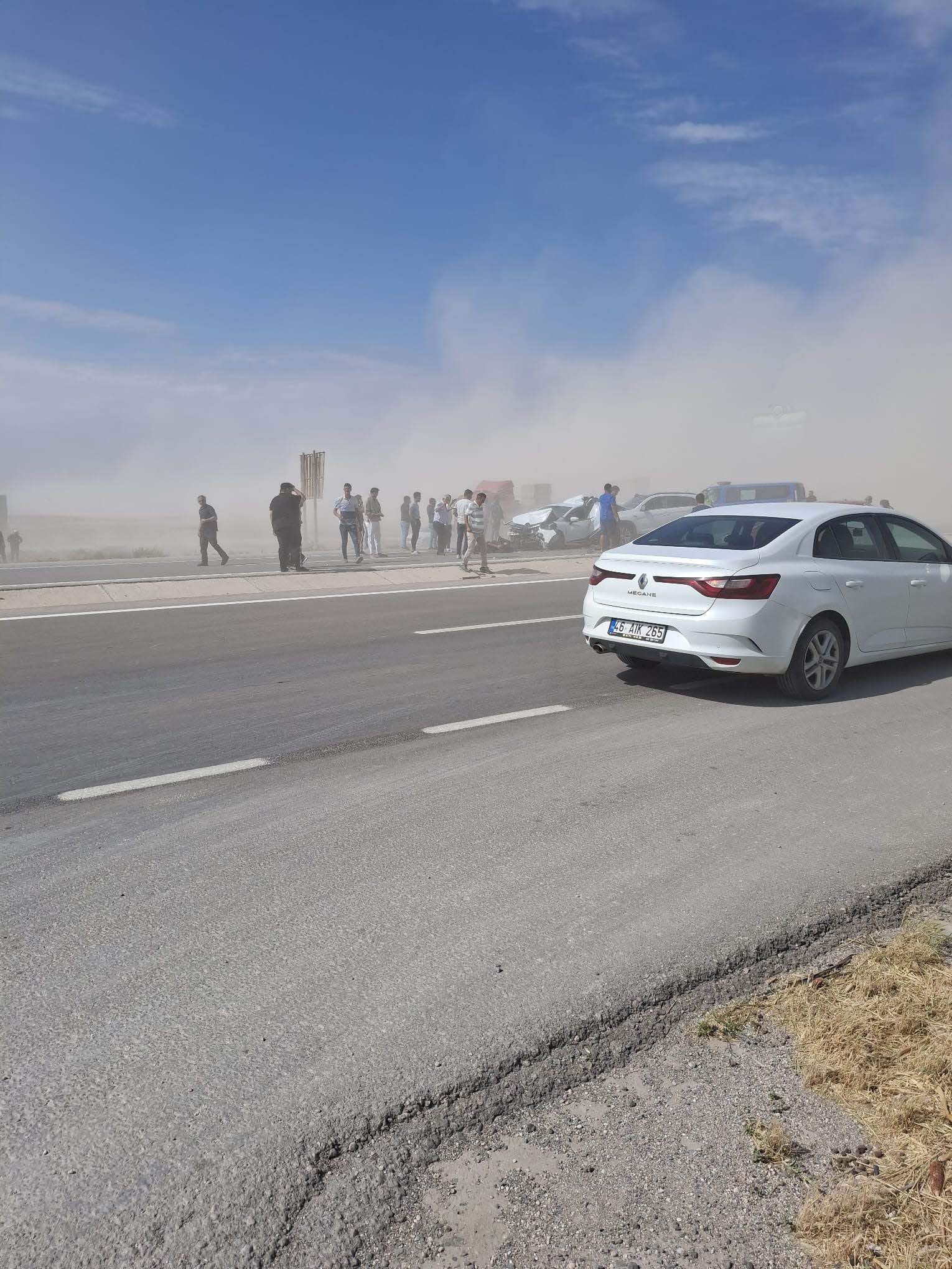 Konya Aksaray yolunda kum fırtınası zincirleme kazaya neden oldu: 11 yaralı - Görsel 4