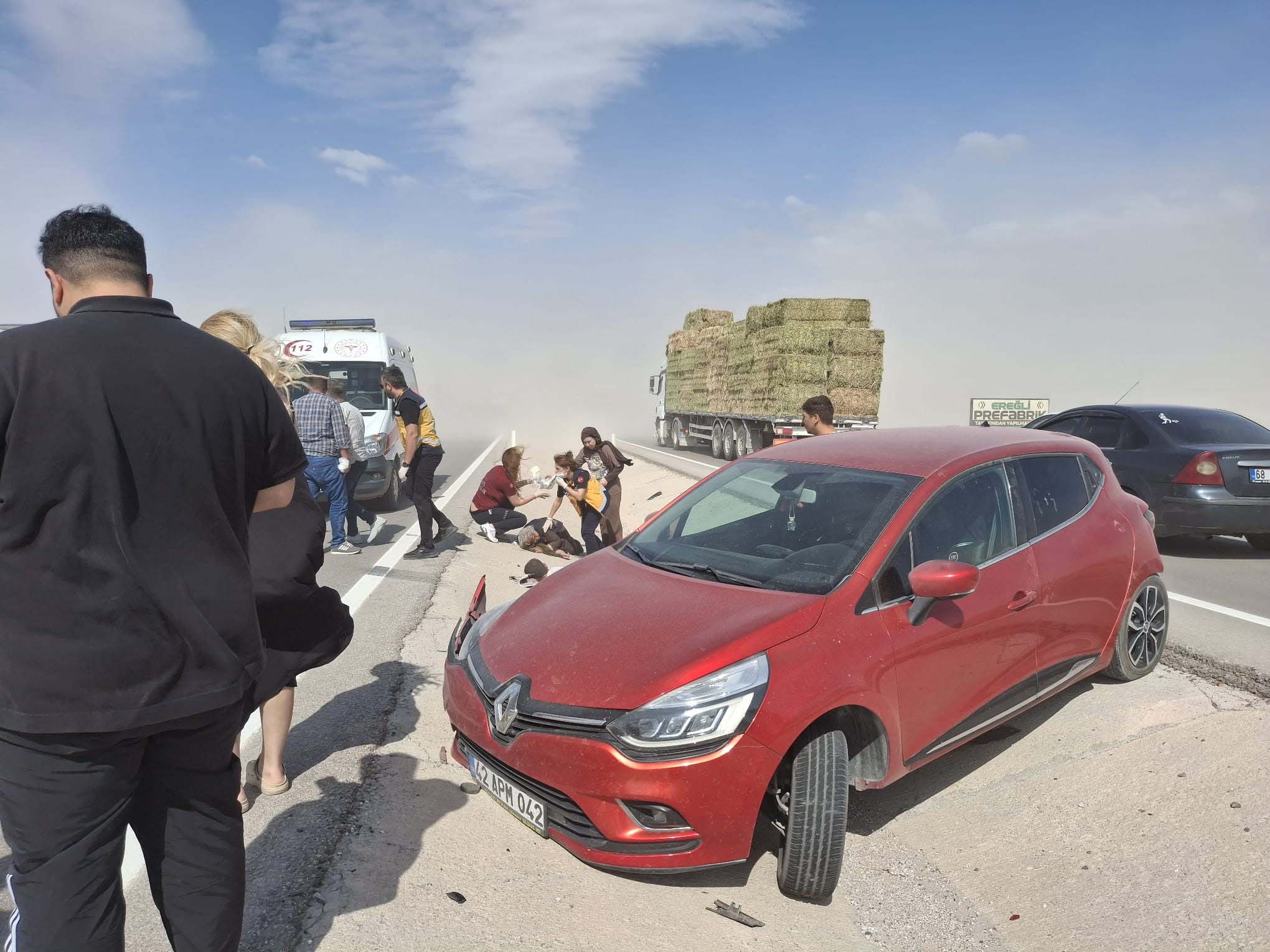 Konya Aksaray yolunda kum fırtınası zincirleme kazaya neden oldu: 11 yaralı - Görsel 5