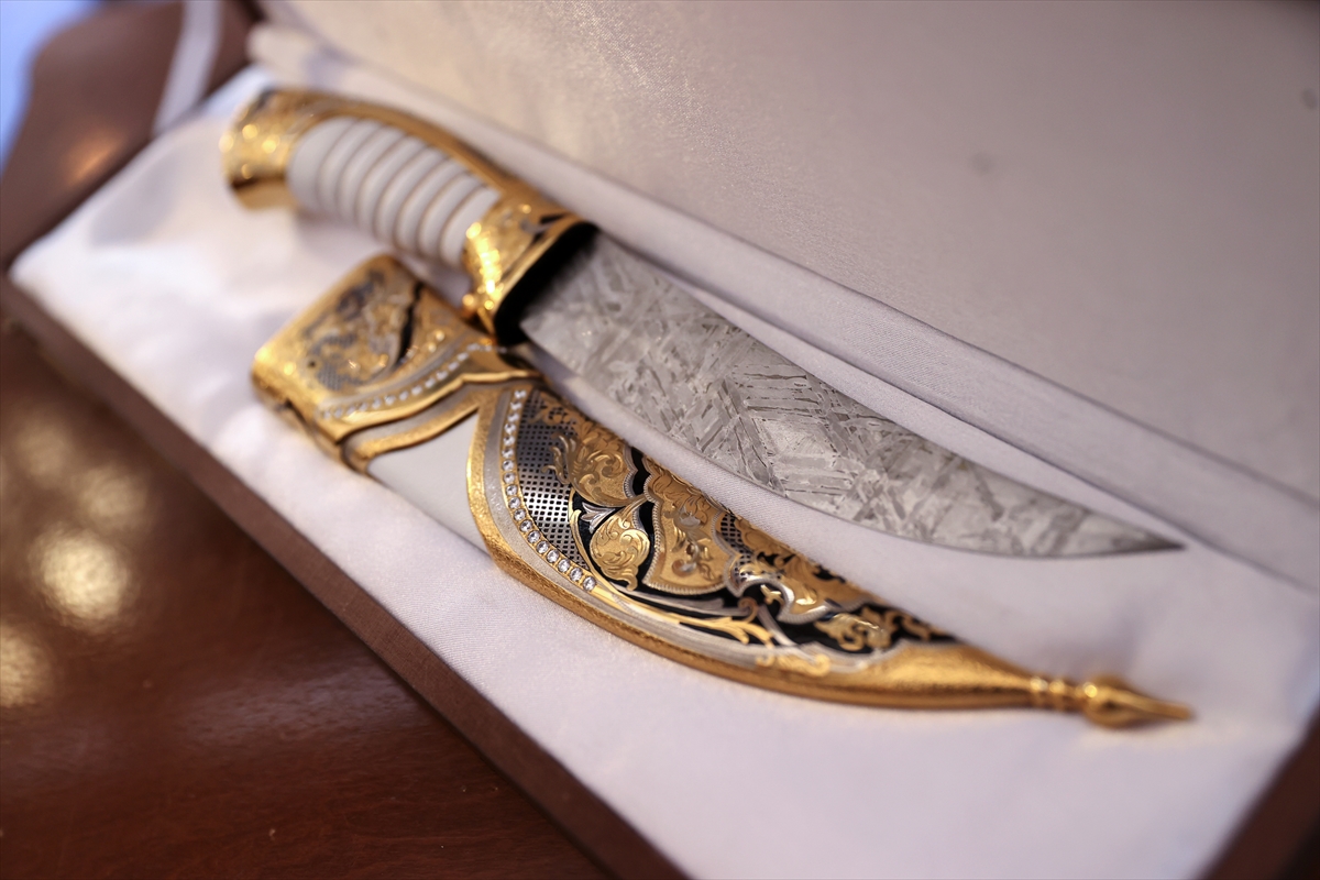 Konya'da gök taşından takı ve bıçak üreten girişimci uzay merakını sektöre taşıyor - Görsel 1