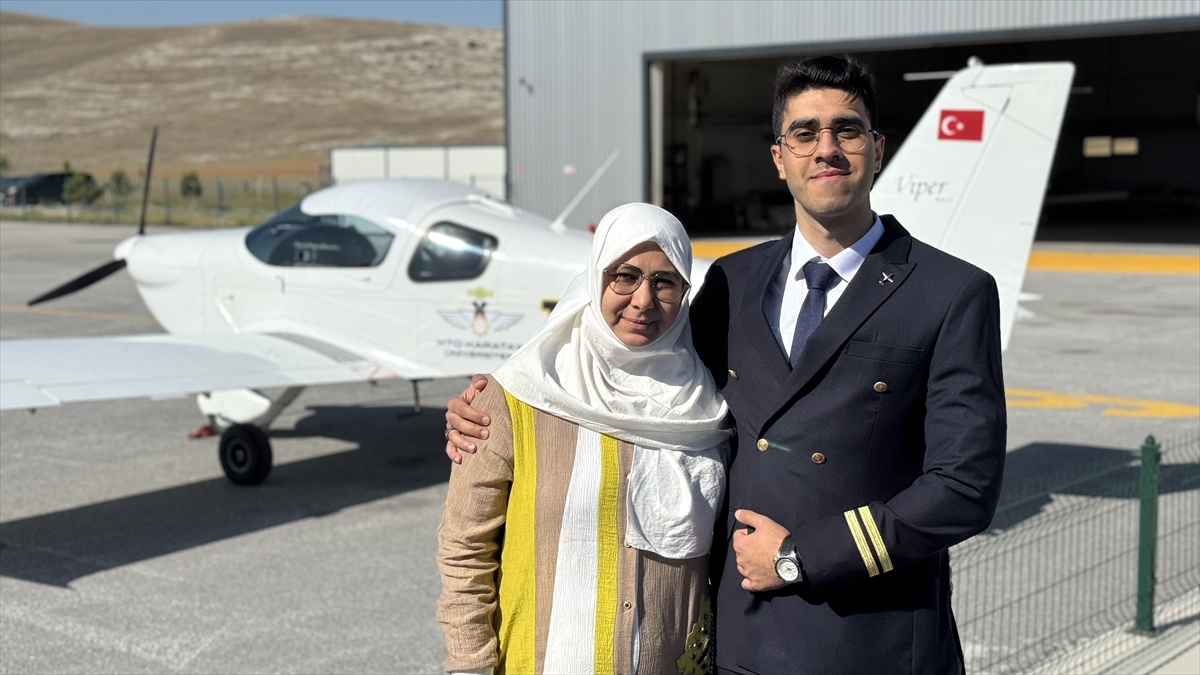 Pilotaj bölümü mezunu oğlunun uçuşuna eşlik eden anne, heyecan ve mutluluğu bir arada yaşadı - Görsel 3