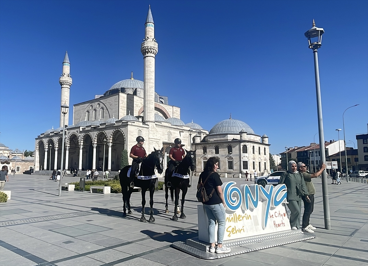 Konya'da atlı polis birliği göreve başladı - Görsel 2