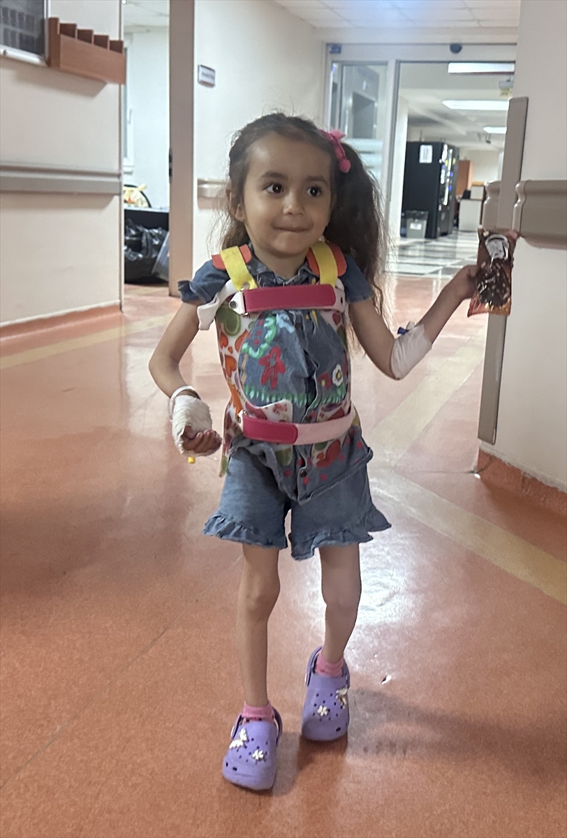 Seydişehirli Doktor Ali Güleç'in Mucizesi: Küçük Miray, 9 Saatlik Ameliyatla Omurga Eğriliğini Yendi - Görsel 2