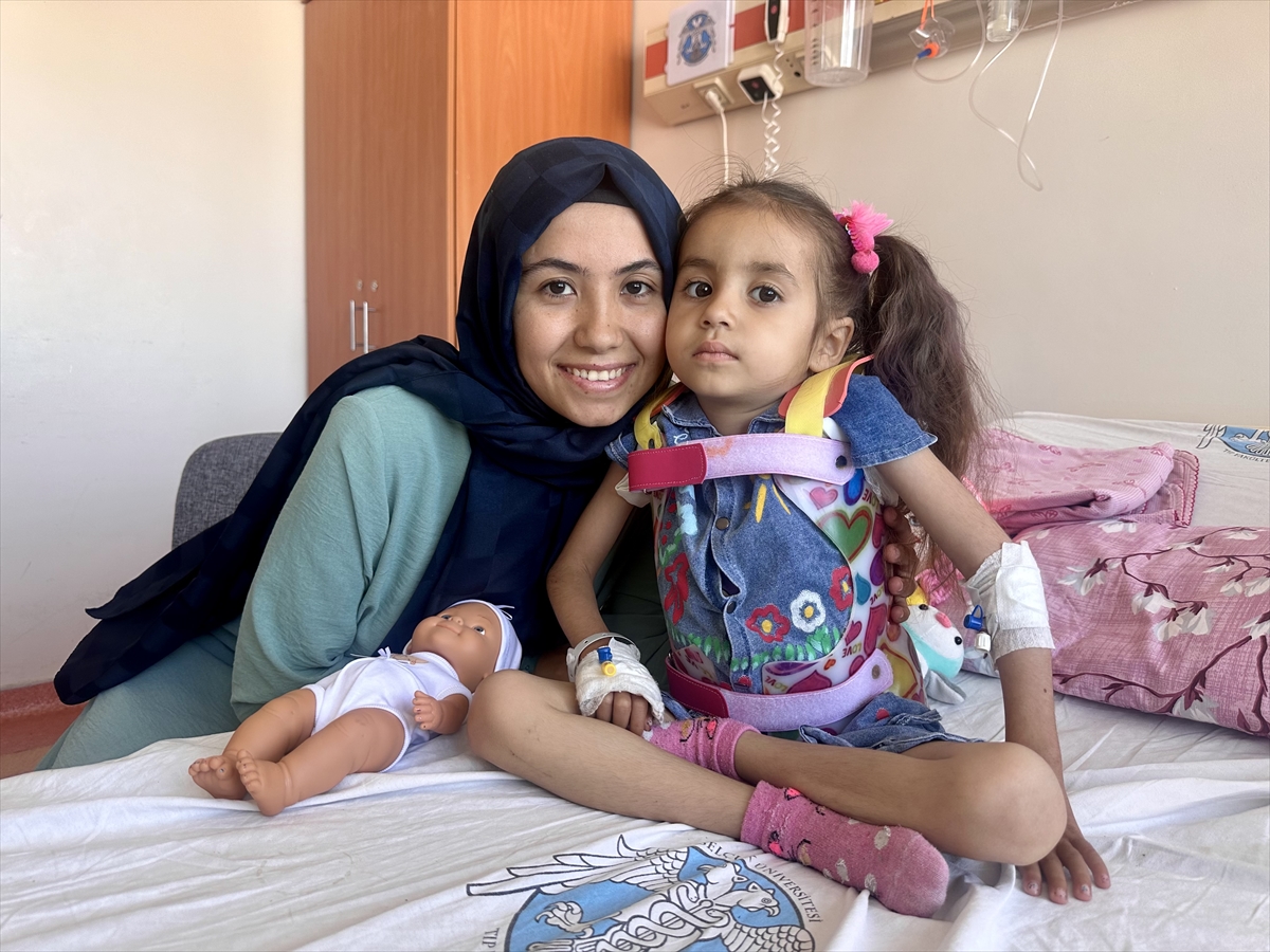 Seydişehirli Doktor Ali Güleç'in Mucizesi: Küçük Miray, 9 Saatlik Ameliyatla Omurga Eğriliğini Yendi - Görsel 5