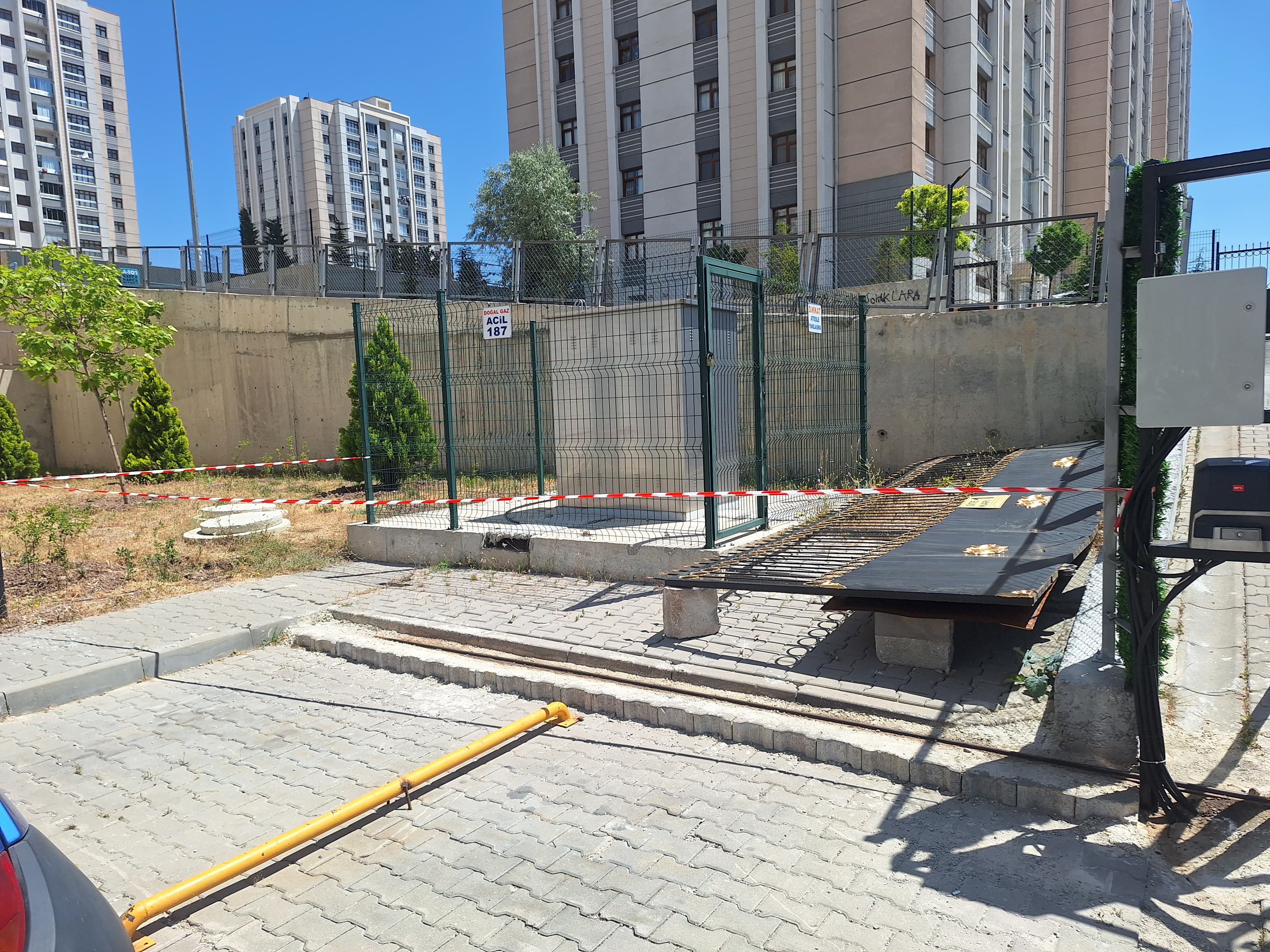 ANKARA - Site girişinde bir çifte çarpan sürücü tutuklandı - Görsel 4