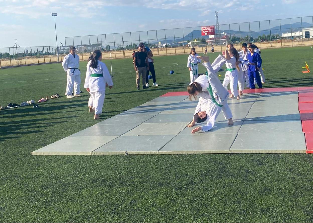 Seydişehir’de 2025 GSB Yaz Spor Okulları Coşkuyla Açıldı - Görsel 1