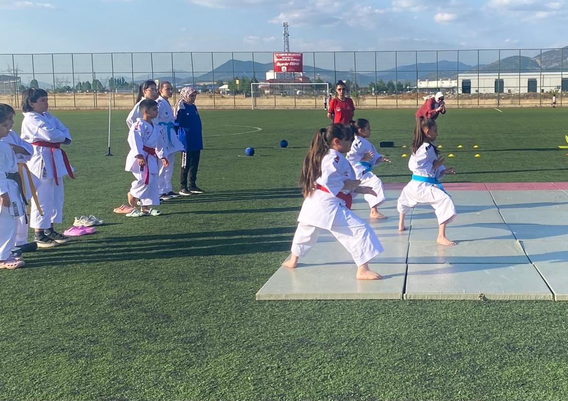 Seydişehir’de 2025 GSB Yaz Spor Okulları Coşkuyla Açıldı - Görsel 2