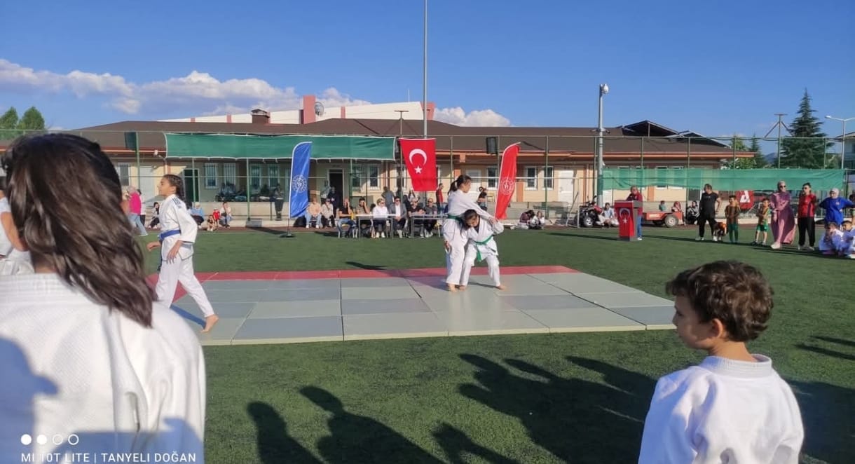Seydişehir’de 2025 GSB Yaz Spor Okulları Coşkuyla Açıldı - Görsel 8