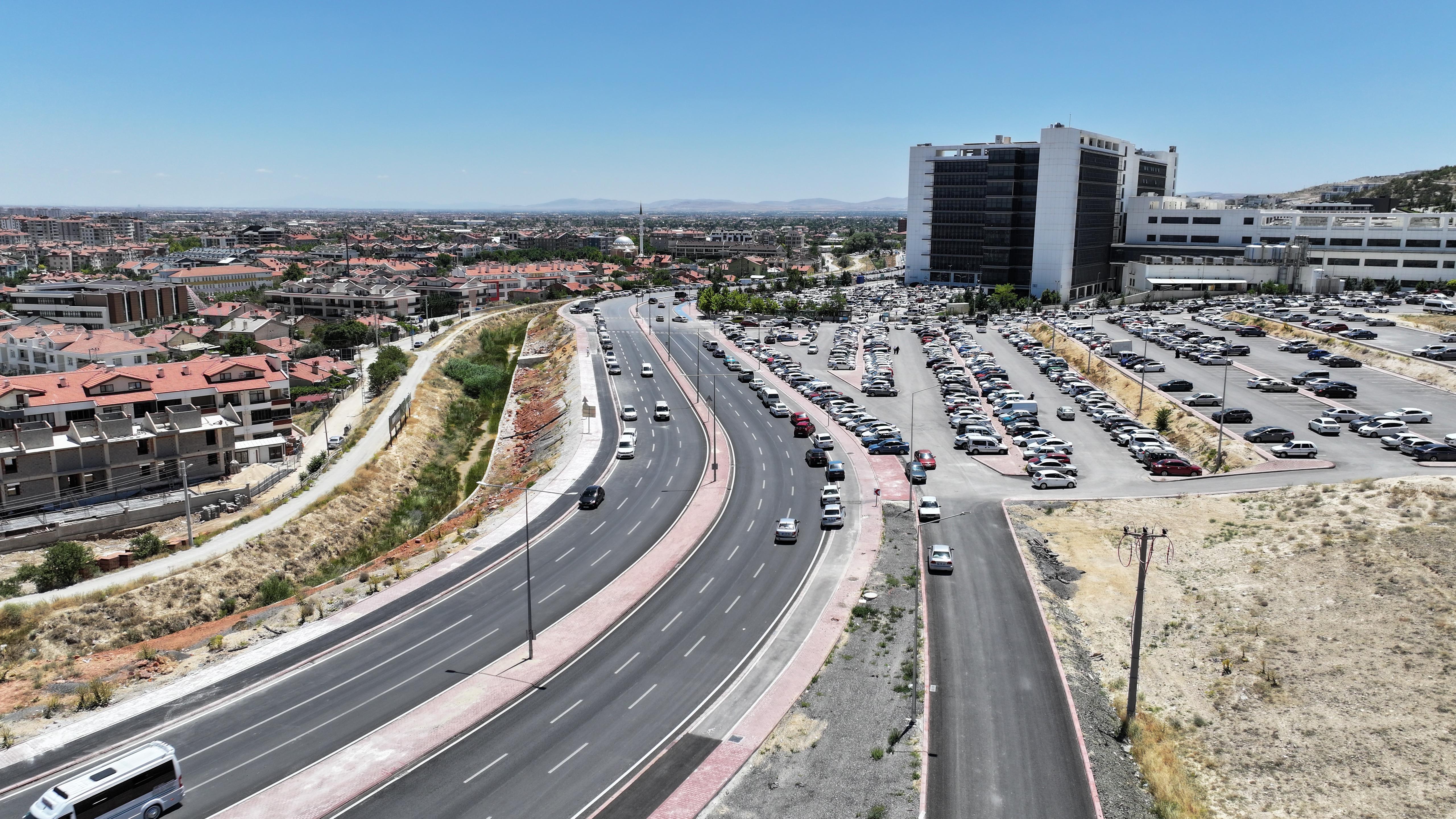 KONYA BÜYÜKŞEHİR, MERAM TIP FAKÜLTESİ’NDE OTOPARK GİRİŞ ÇIKIŞLARINI DAHA GÜVENLİ HALE GETİRDİ - Görsel 2