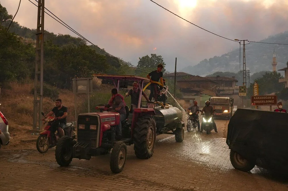 Ödemiş'te kahreden fotoğraflar: Alevlerden kaçış - Görsel 6