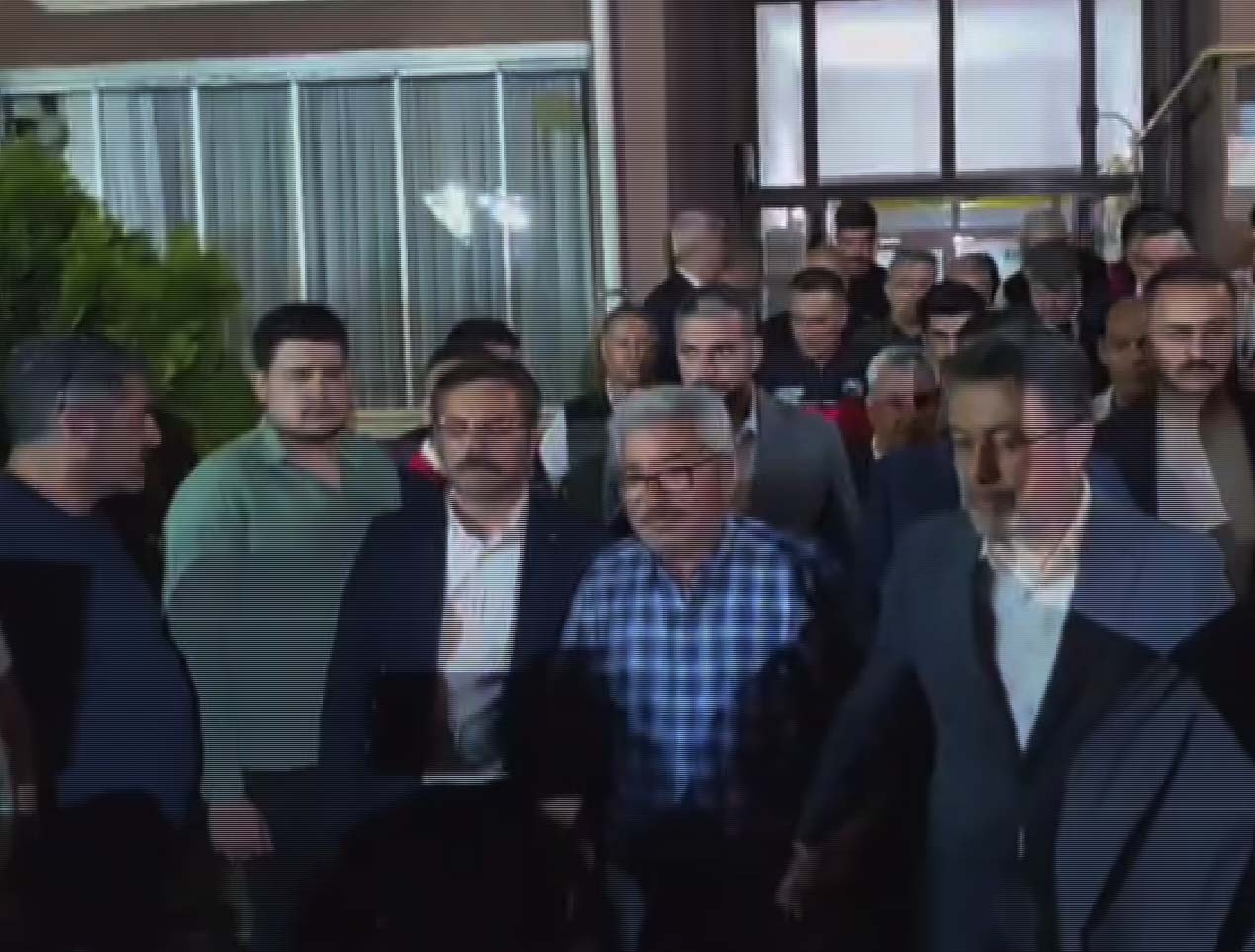 Bakan Yumaklı, şehit dozer operatörünün ailesini ziyaret etti  - Görsel 3