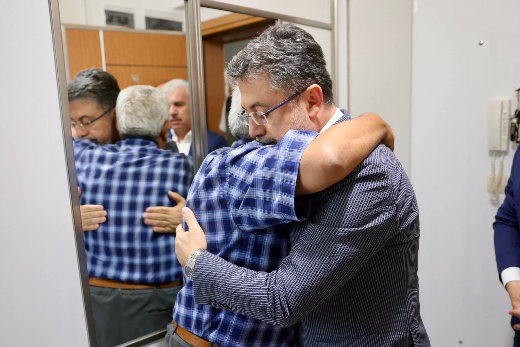 Bakan Yumaklı, şehit dozer operatörünün ailesini ziyaret etti  - Görsel 7