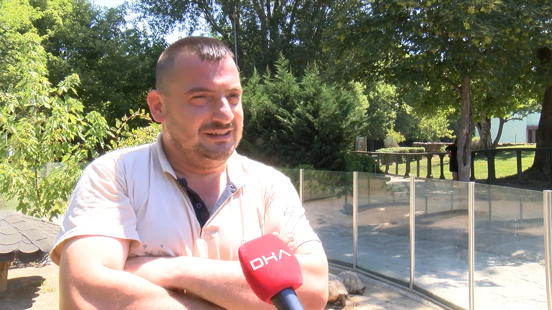 Bursa Hayvanat Bahçesi’ndeki kaplumbağalara serpme kahvaltı - Görsel 4