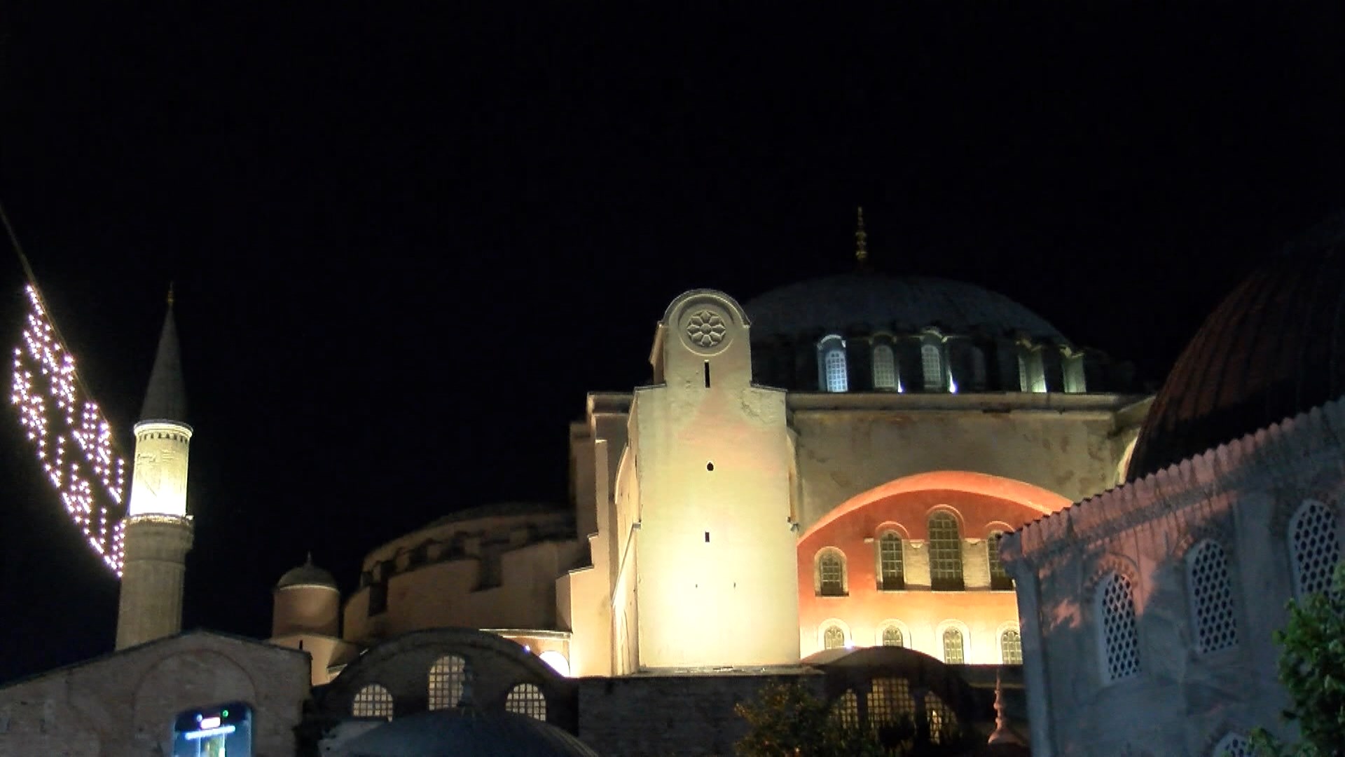 İstanbul- Ayasofya’nın açılışının 5. yıl dönümünde yürüyüş düzenlendi - Görsel 6