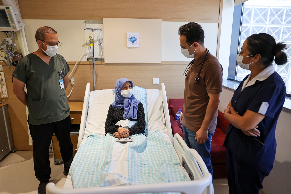 KONYA - Böbrek nakli bekleyen kardeşlerin yüzü bir ay arayla aynı hastanede güldü - Görsel 3