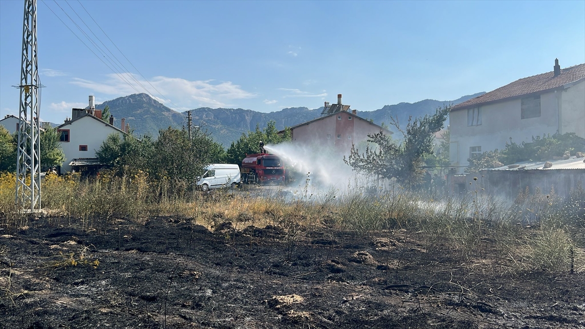 Seydişehir'de Anız Yangını Panik Yarattı: Binalara Sıçramadan Kontrol Altına Alındı - Görsel 5