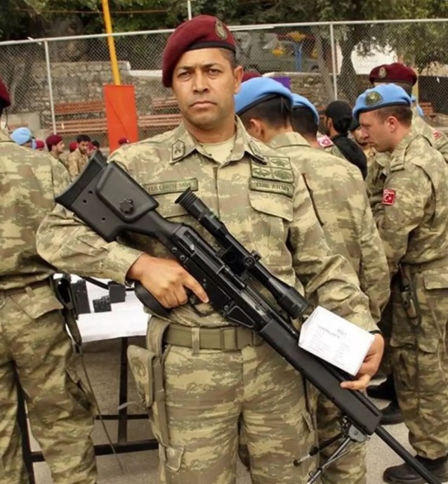 Şehadetinin 9’uncu yılında Ömer Halisdemir’in kabrine ziyaretçi akını - Görsel 8