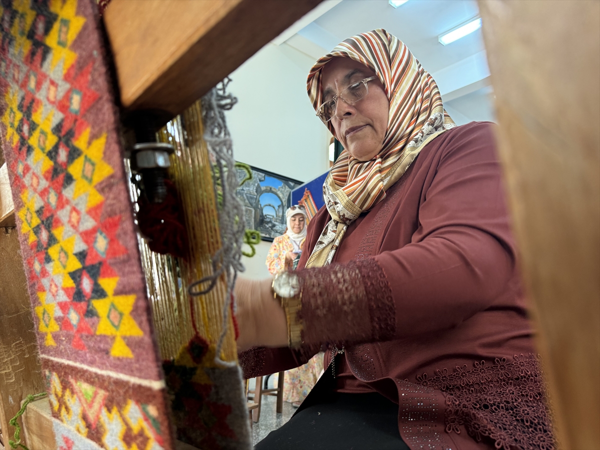 Köyünün coğrafi işaretli halısını gelecek kuşaklara aktarabilmek için mücadele ediyor - Görsel 7