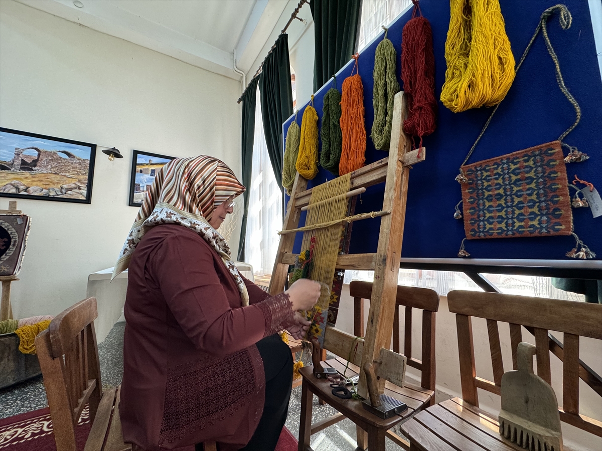 Köyünün coğrafi işaretli halısını gelecek kuşaklara aktarabilmek için mücadele ediyor - Görsel 8
