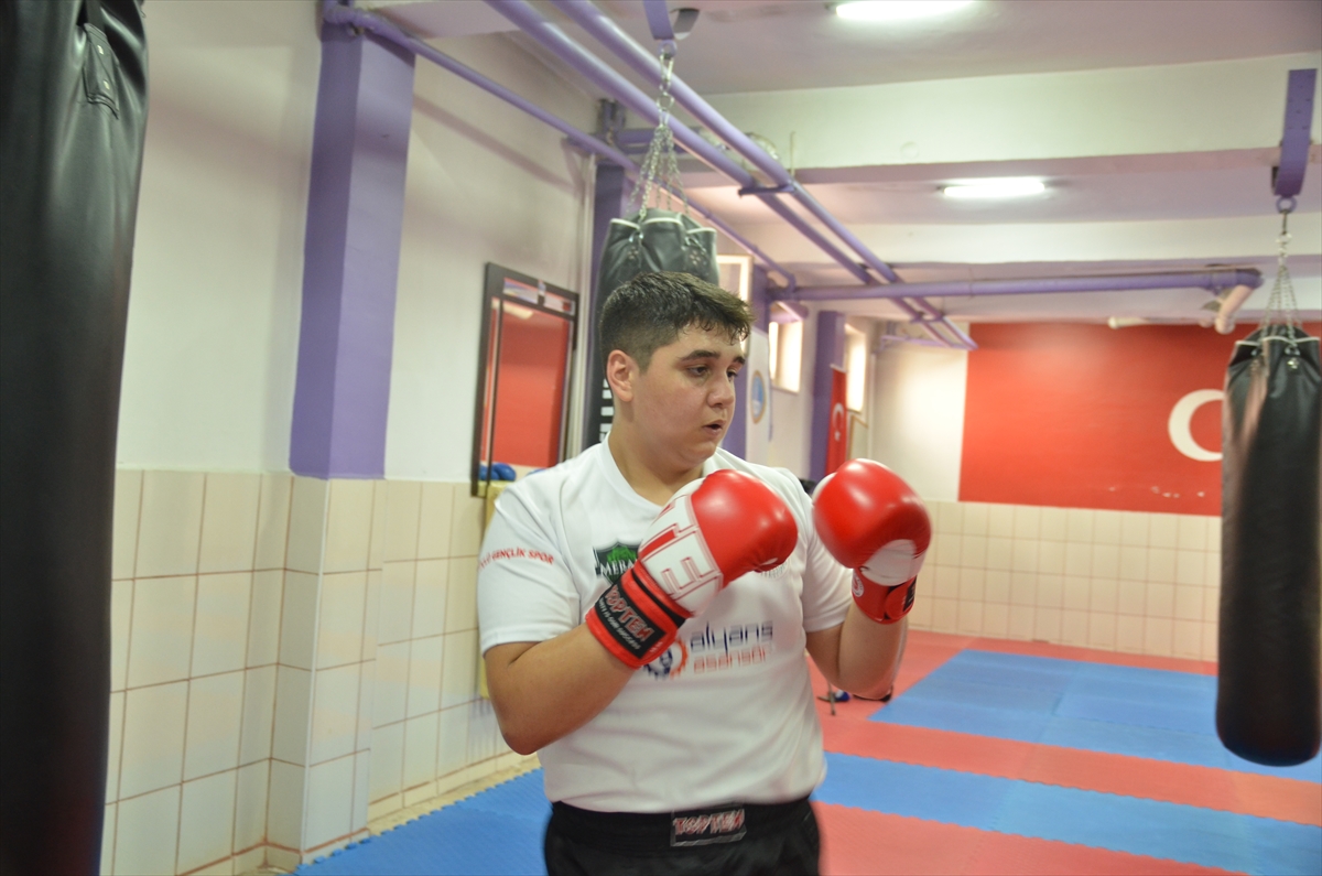  Konya'da Kilo vermek için başladığı kick boksta Türkiye şampiyonu oldu - Görsel 3