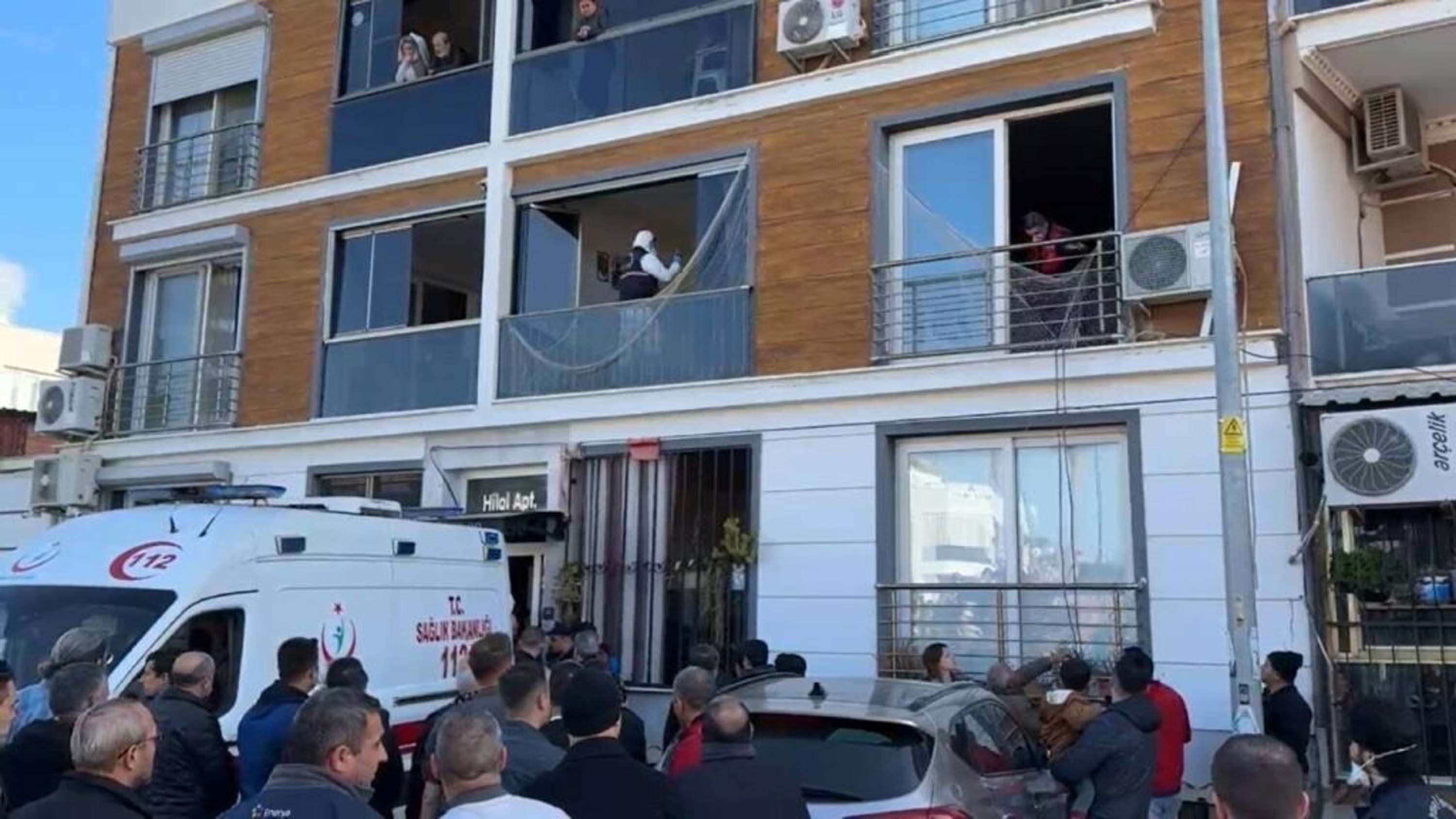 Aydın'da eşi ve 2 çocuğunun öldüğü yangına ilişkin tutuklanan itfaiye eri cezaevinde intihar etti - Görsel 6