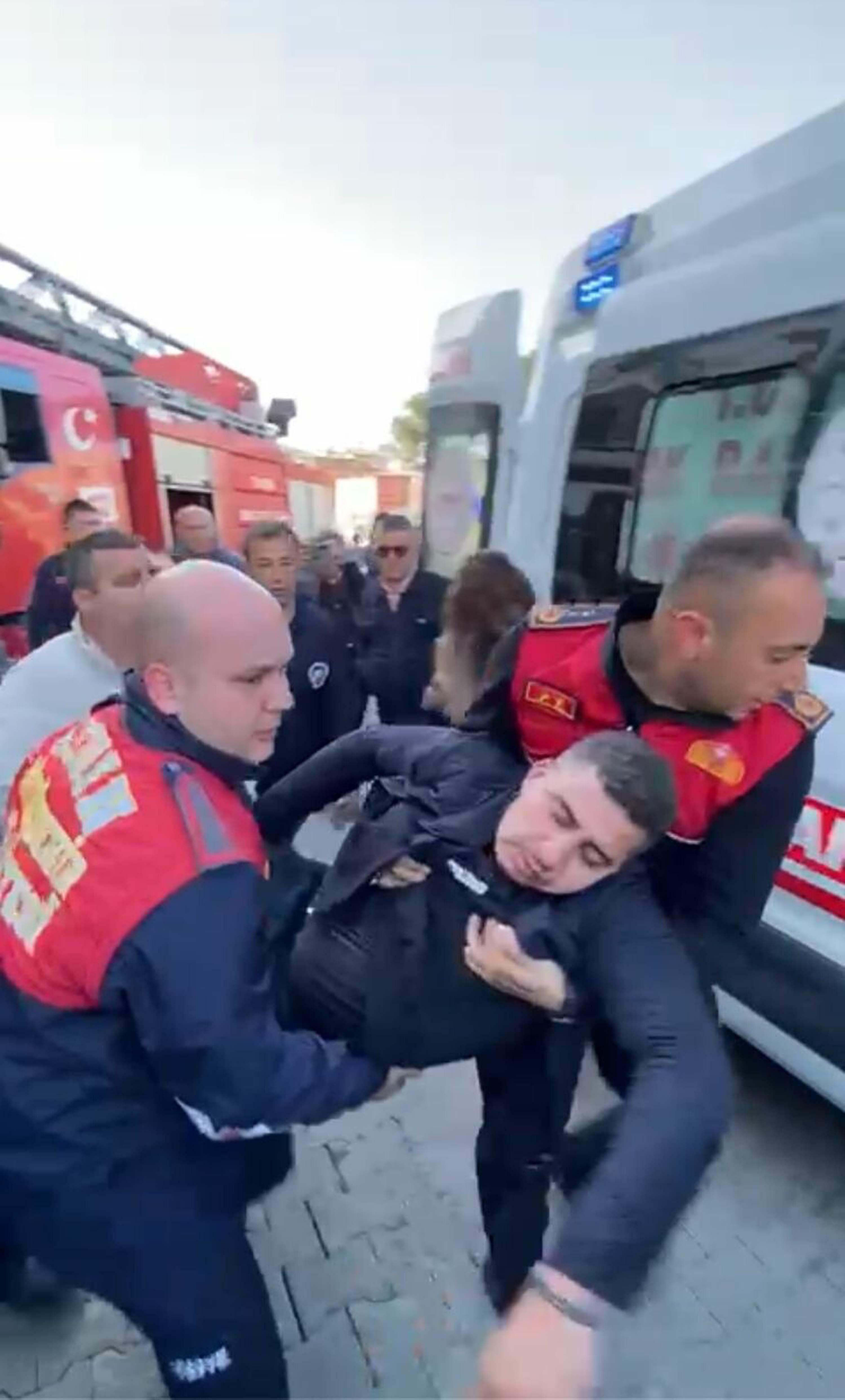 Aydın'da eşi ve 2 çocuğunun öldüğü yangına ilişkin tutuklanan itfaiye eri cezaevinde intihar etti - Görsel 8