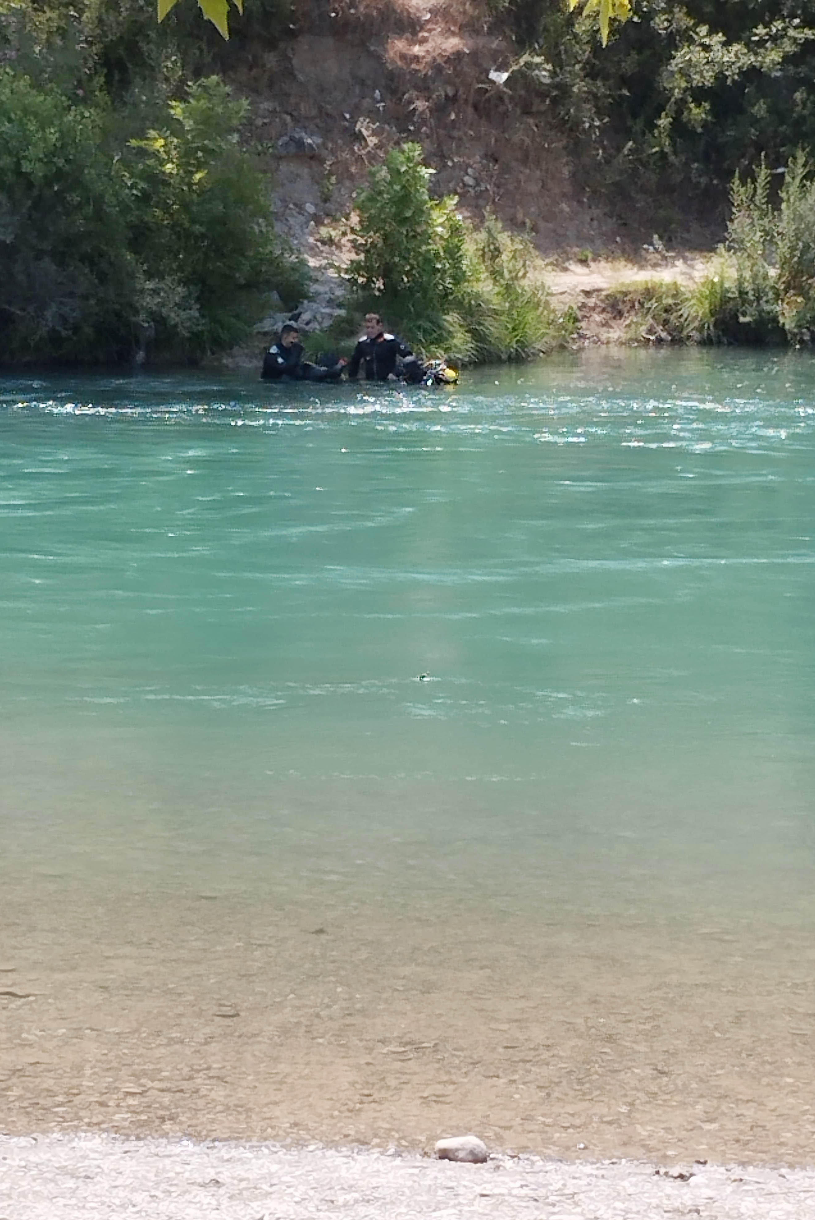 Irmağa düşen topu almak için suya atlayan Özgür kayboldu - Görsel 1