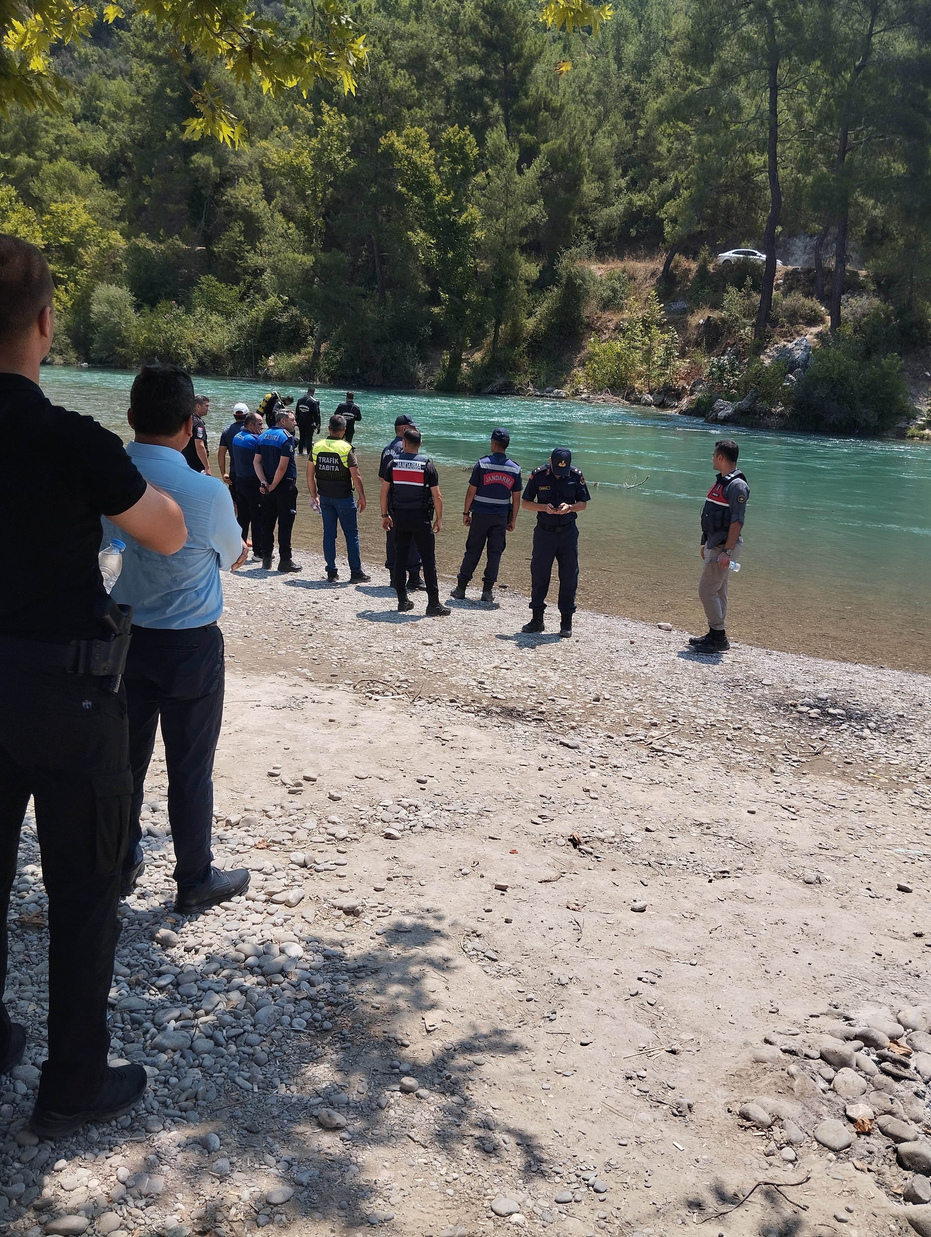 Irmağa düşen topu almak için suya atlayan Özgür kayboldu - Görsel 2