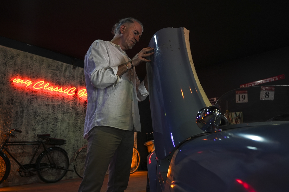 1954 model otomobil, çağın teknolojisiyle yeniden yollara çıkmaya hazırlanıyor - Görsel 5