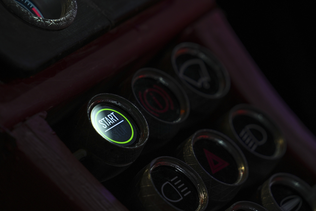 1954 model otomobil, çağın teknolojisiyle yeniden yollara çıkmaya hazırlanıyor - Görsel 11