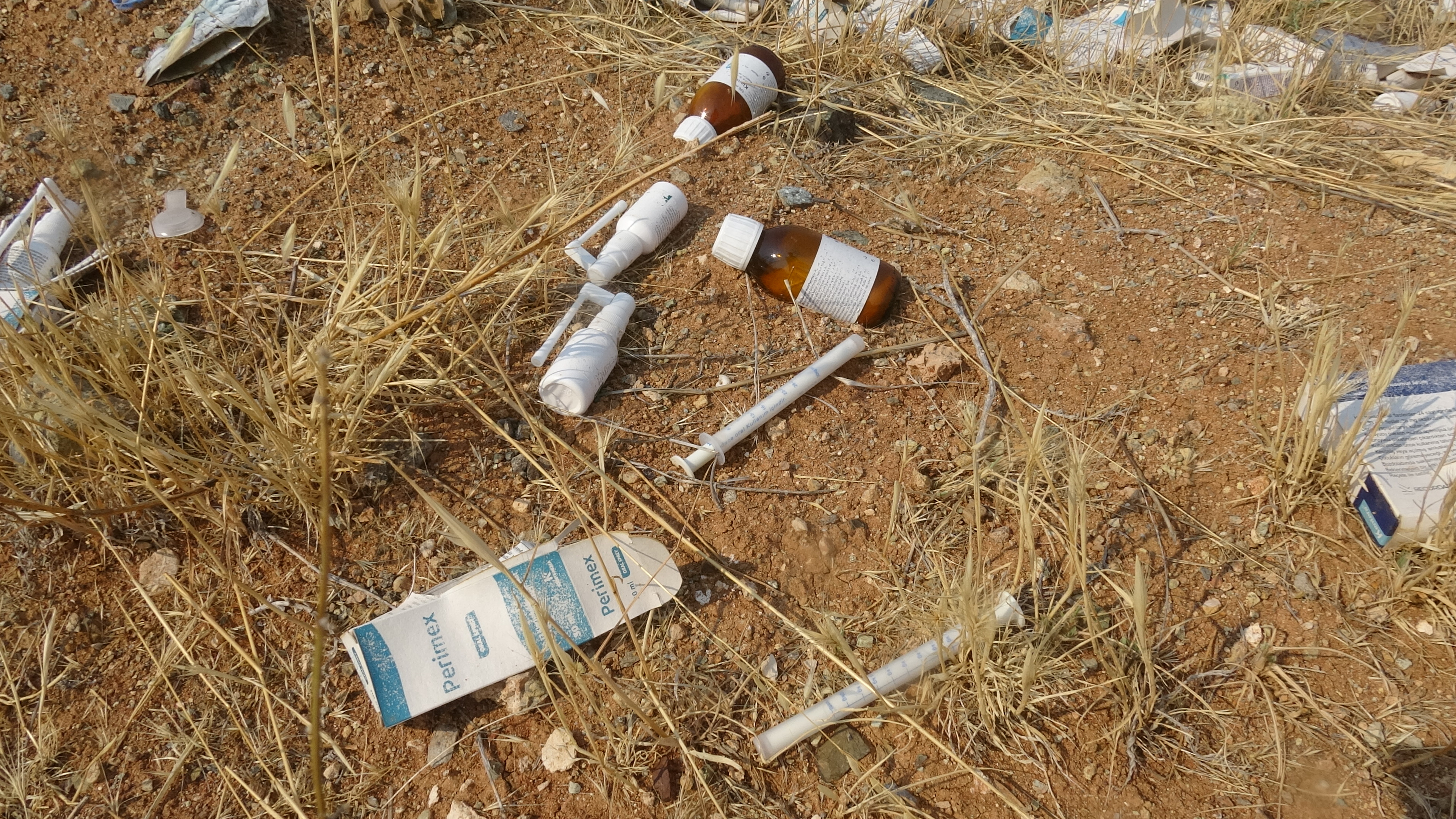 Konya-Seydişehir Yolunda Şok Edici Manzara: Kutular Dolusu İlaç Doğaya Atılmış Halde Bulundu - Görsel 2