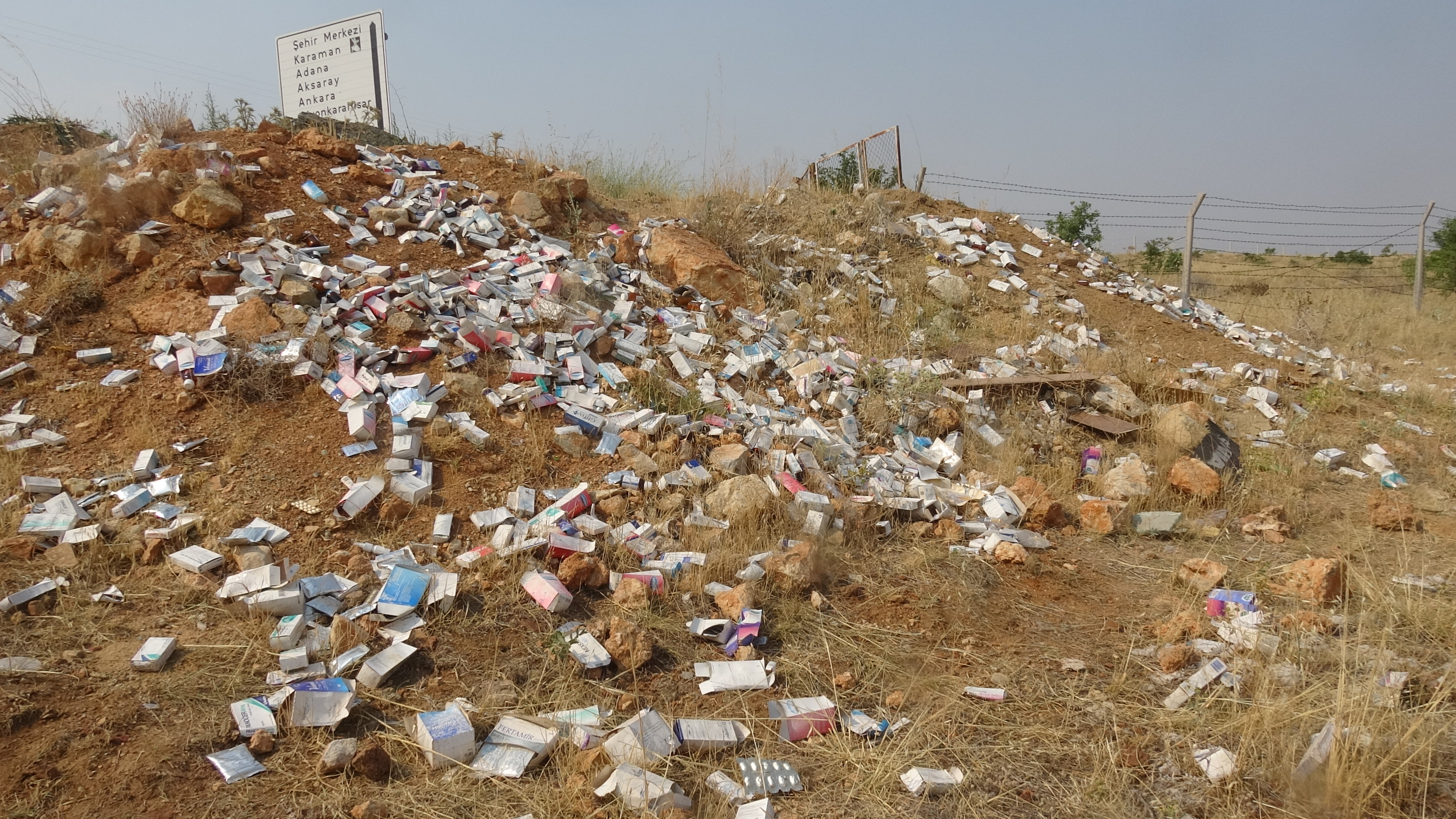 Konya-Seydişehir Yolunda Şok Edici Manzara: Kutular Dolusu İlaç Doğaya Atılmış Halde Bulundu - Görsel 5