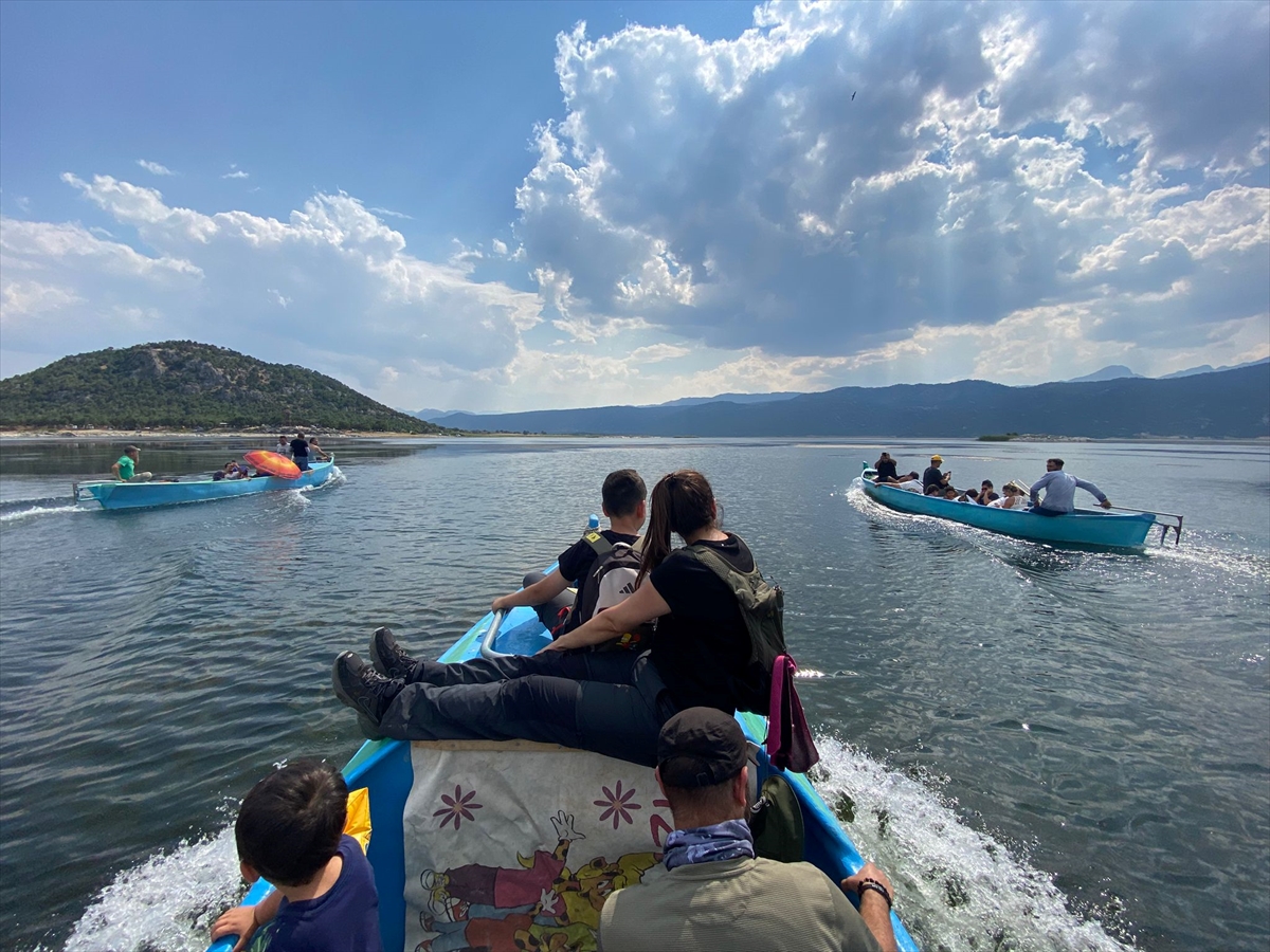 Beyşehir Gölü'ndeki ada doğa tutkunlarının da gözdesi oldu - Görsel 1