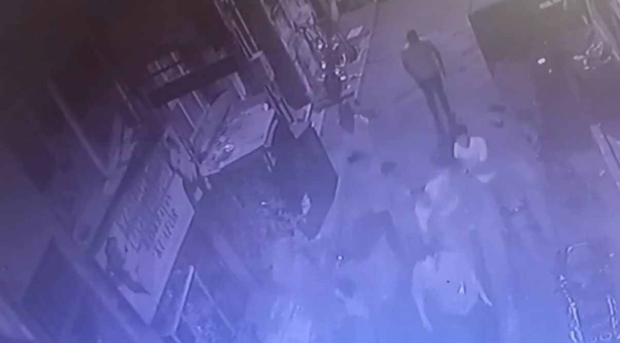 İstanbul - Beyoğlu'nda seyyar satıcı yer kavgasında dövülerek öldürüldü - Görsel 3