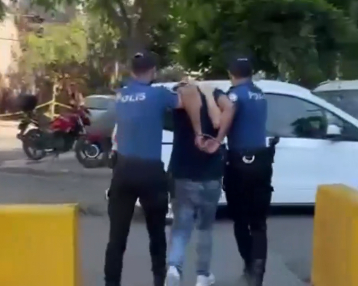 İstanbul - Beyoğlu'nda seyyar satıcı yer kavgasında dövülerek öldürüldü - Görsel 4