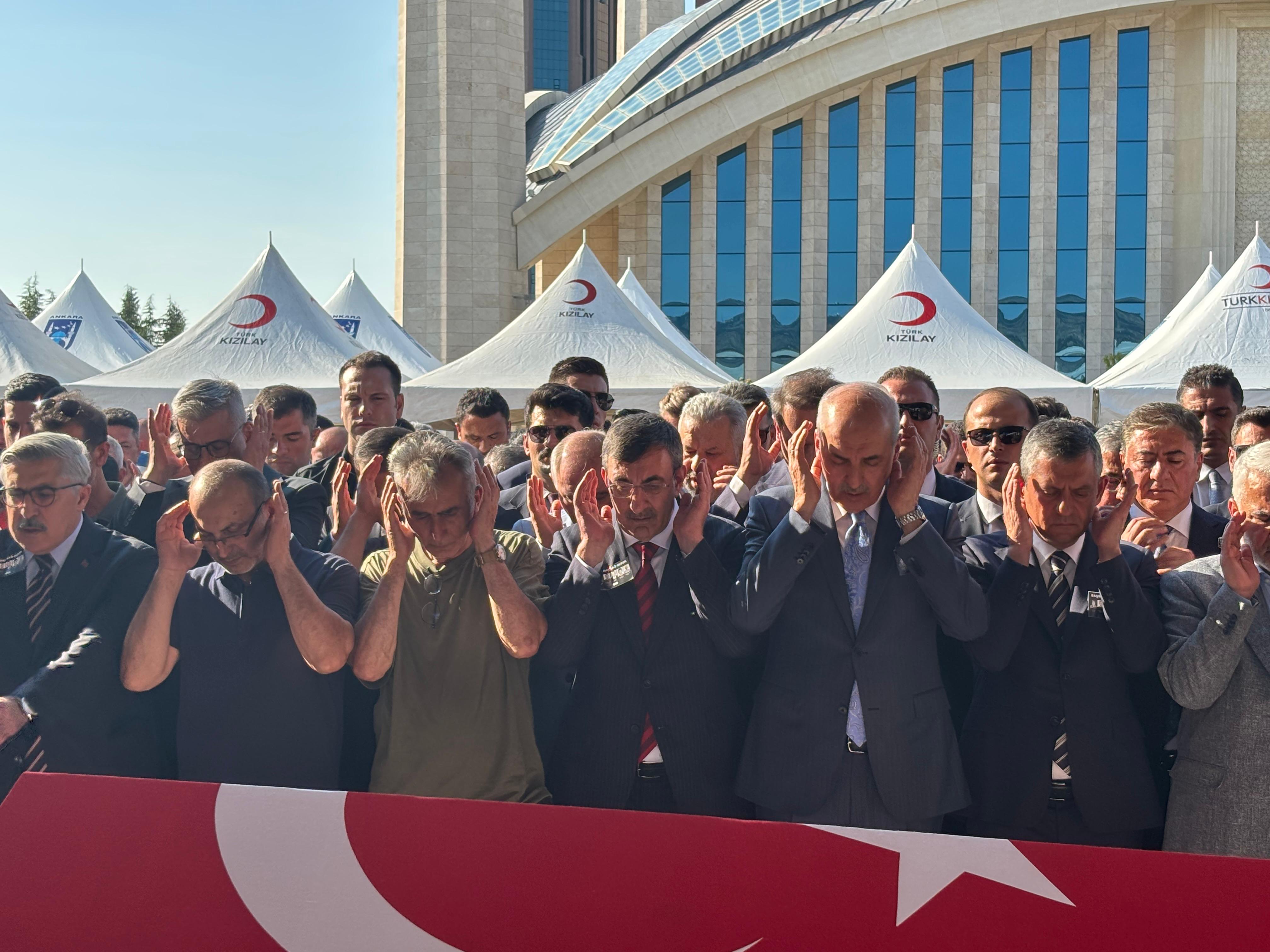 Şehit AKUT gönüllüleri son yolculuğuna uğurlandı - Görsel 2