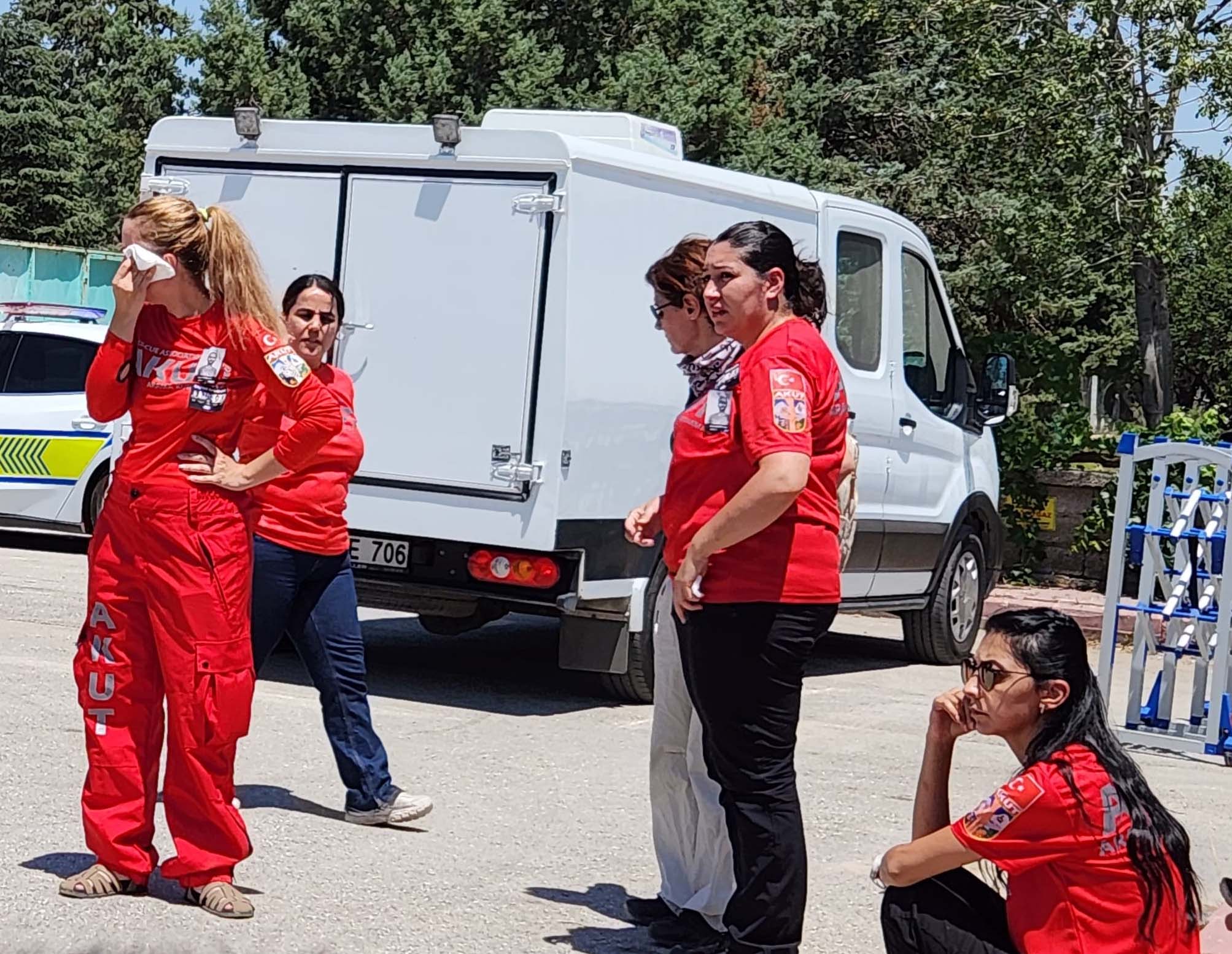 KONYA - Şehit AKUT gönüllüsü Muharrem Can için cenaze töreni düzenlendi - Görsel 1