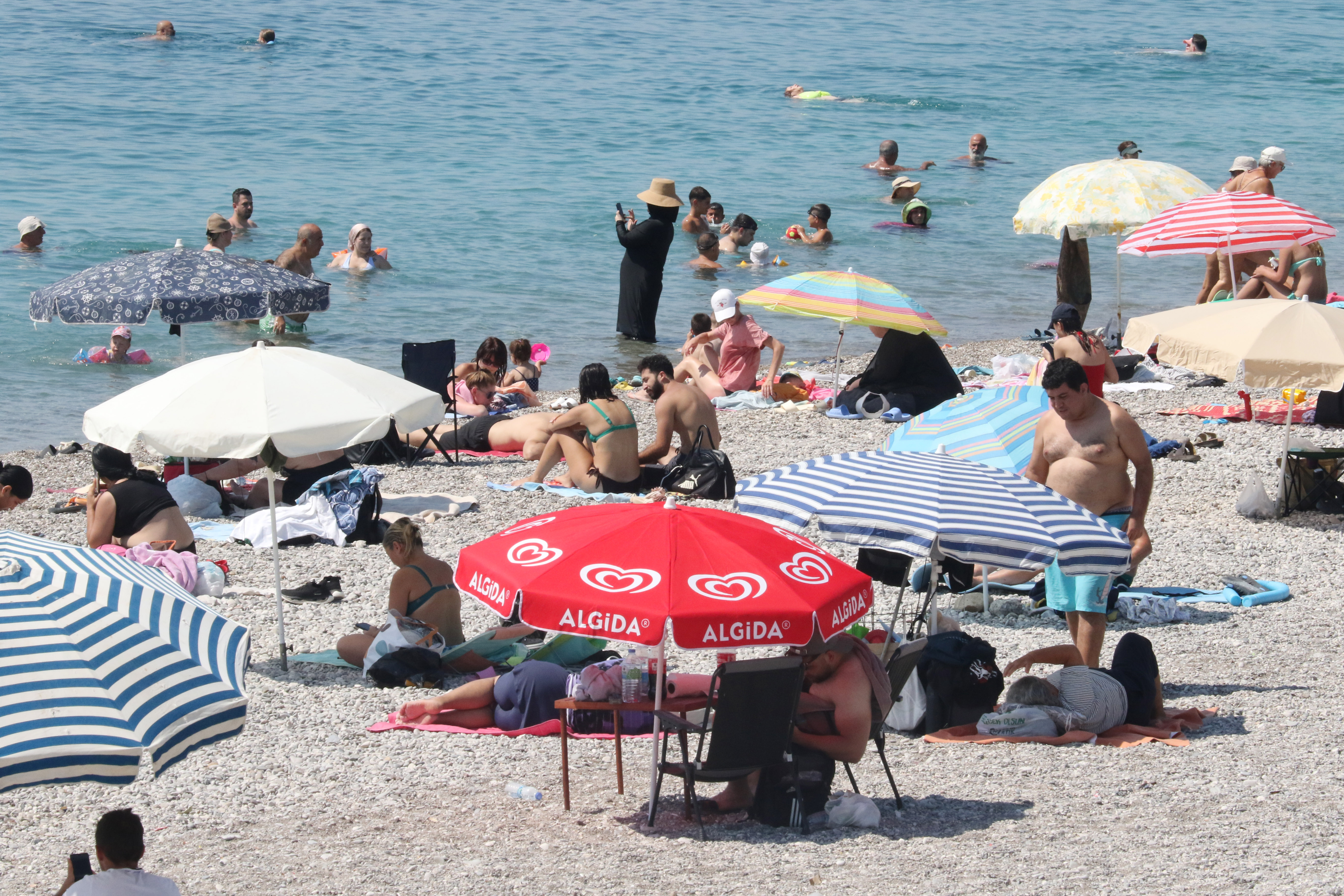 Antalya'da termometreler 48 dereceyi gördü - Görsel 1