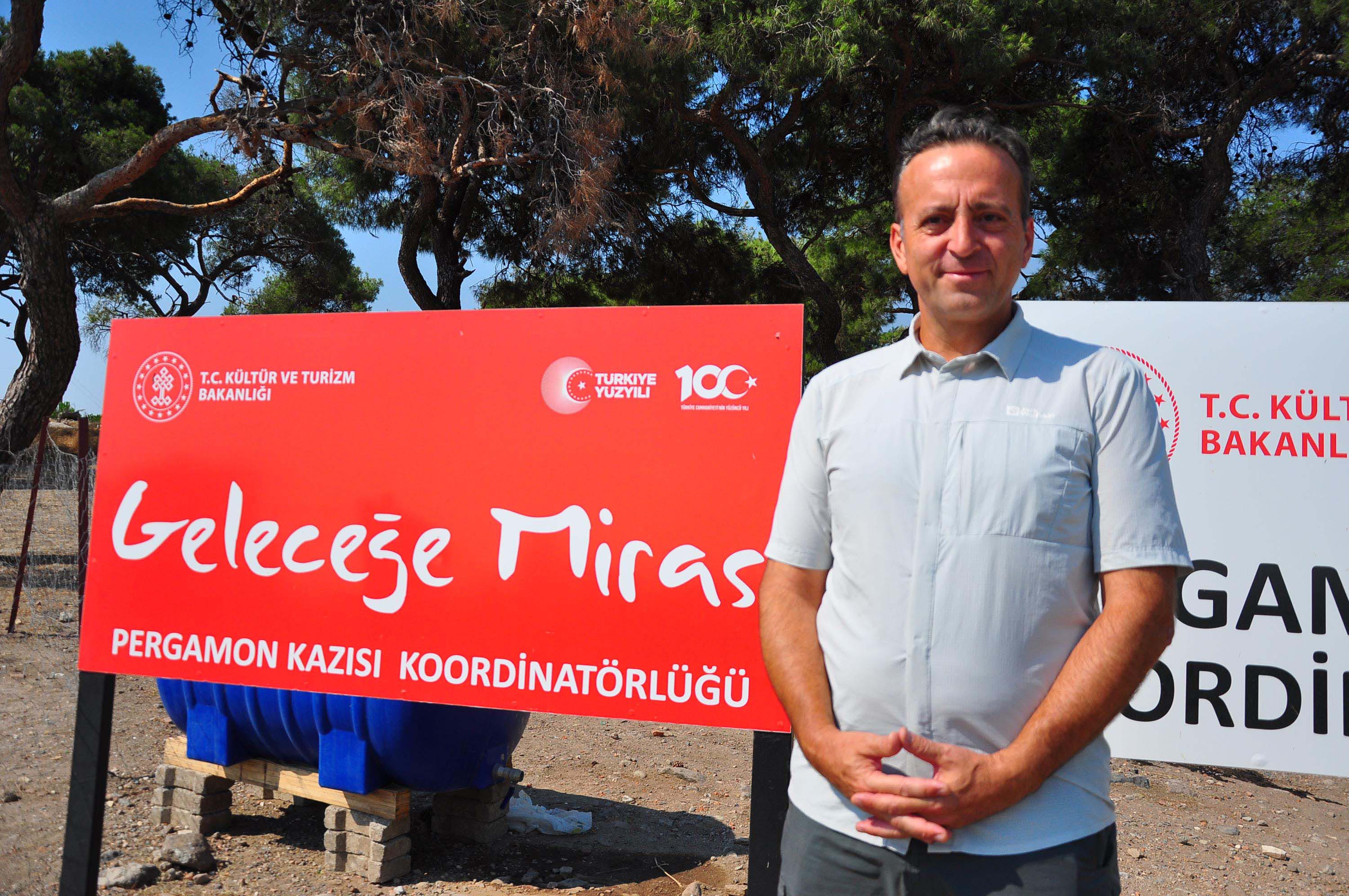 Pergamon'daki 'Mozaikli Ev'de 1400 yıllık bronz kazan bulundu - Görsel 13