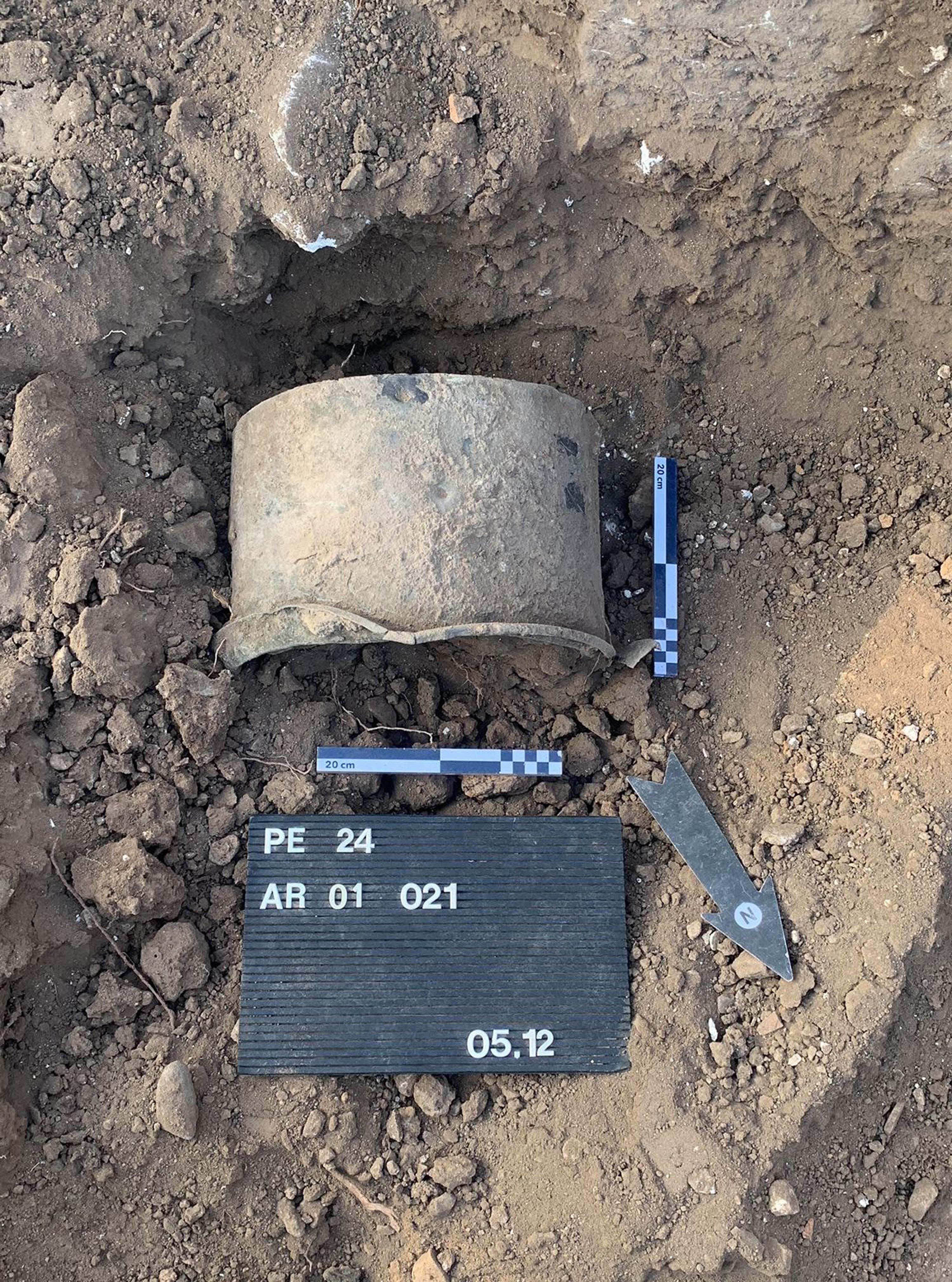 Pergamon'daki 'Mozaikli Ev'de 1400 yıllık bronz kazan bulundu - Görsel 20