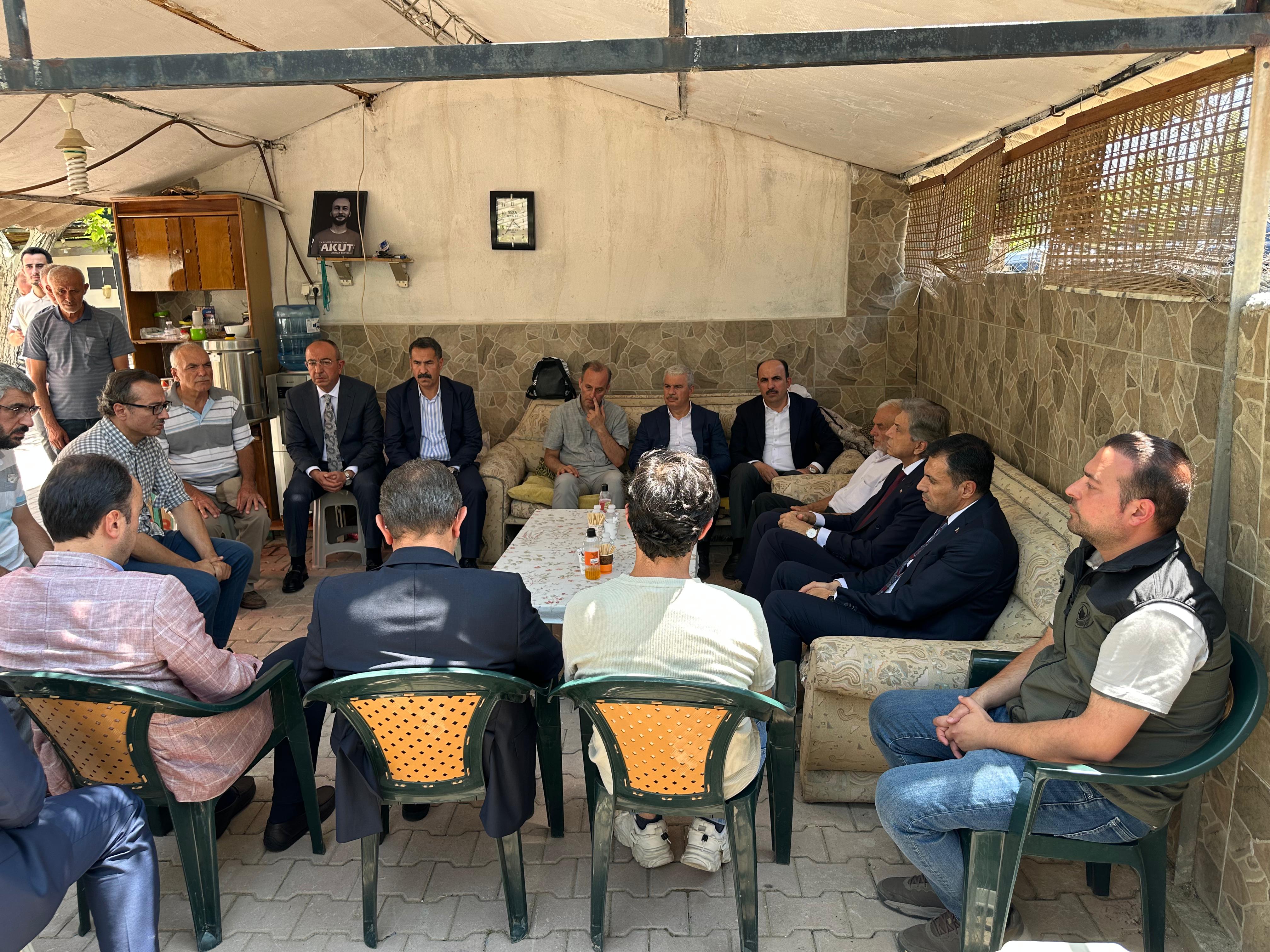 AK PARTİ GENEL BAŞKAN YARDIMCISI DEMİR ŞEHİT MUHARREM CAN’IN AİLESİNİ ZİYARET ETTİ - Görsel 2