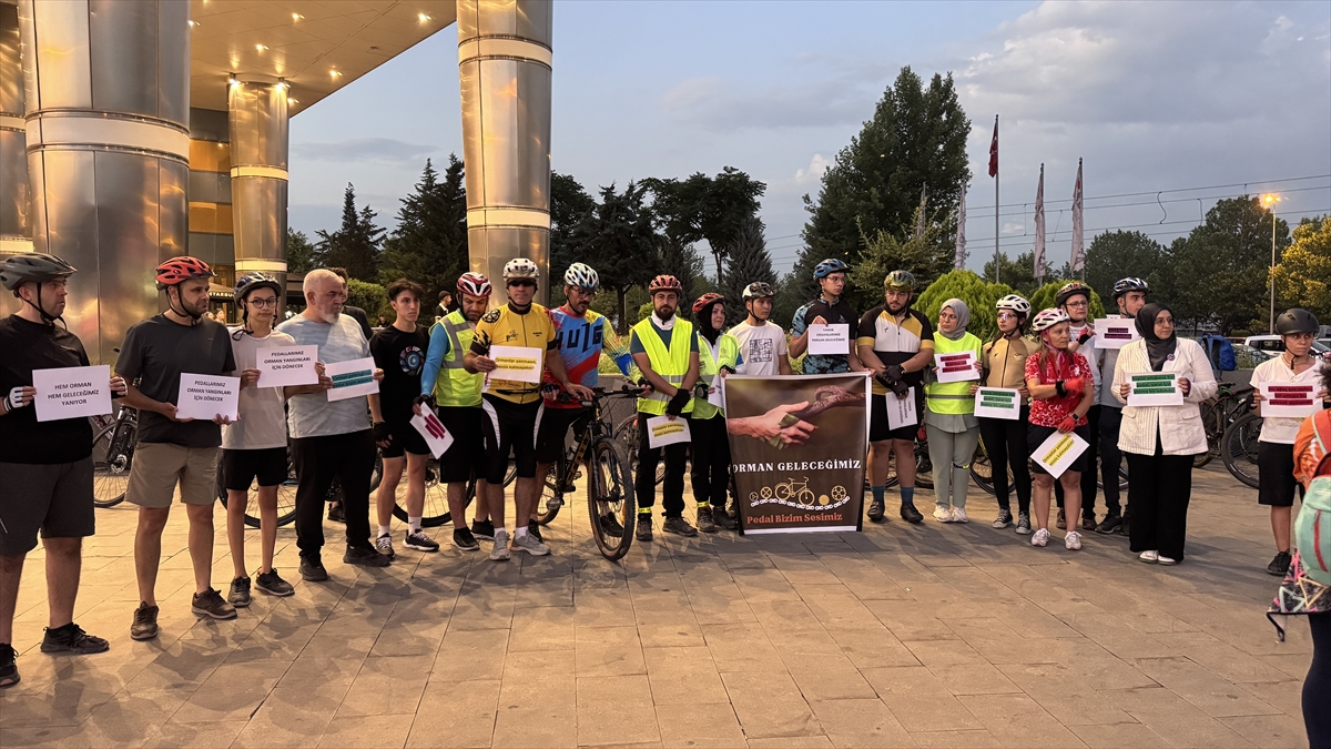Konyada Kadınlar orman yangınlarına dikkati çekmek için pedal çevirdi - Görsel 1