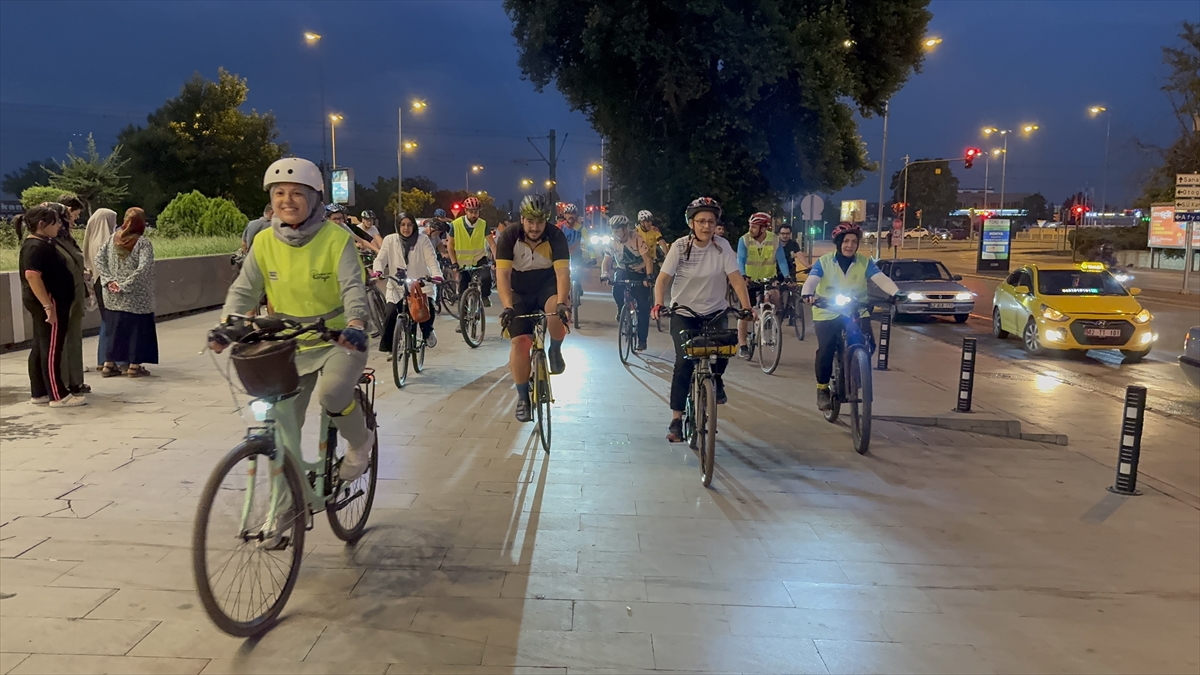 Konyada Kadınlar orman yangınlarına dikkati çekmek için pedal çevirdi - Görsel 3